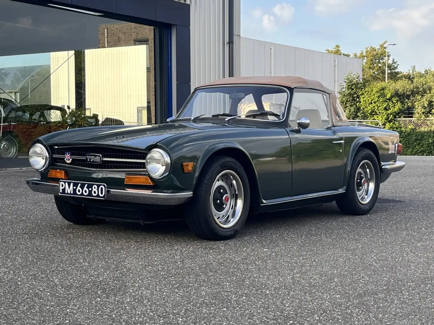 Triumph TR6 Soft Top Verde - 2