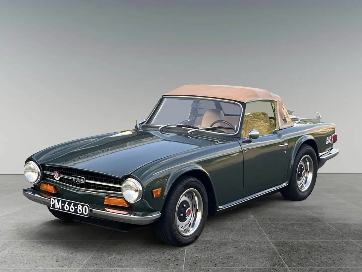 Triumph TR6 Soft Top Verde - 1