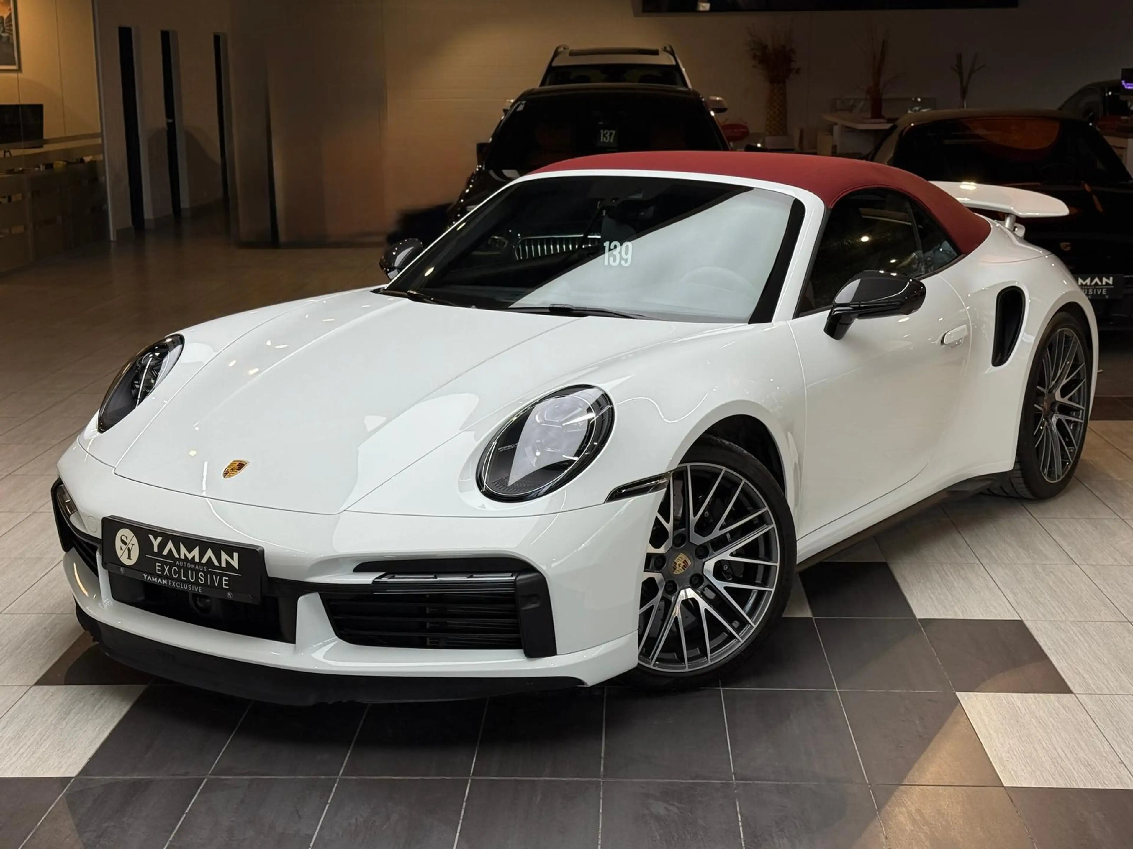 Porsche 911 Turbo S Cabriolet*InnoDrive*Carbon*Lift* — photo 13