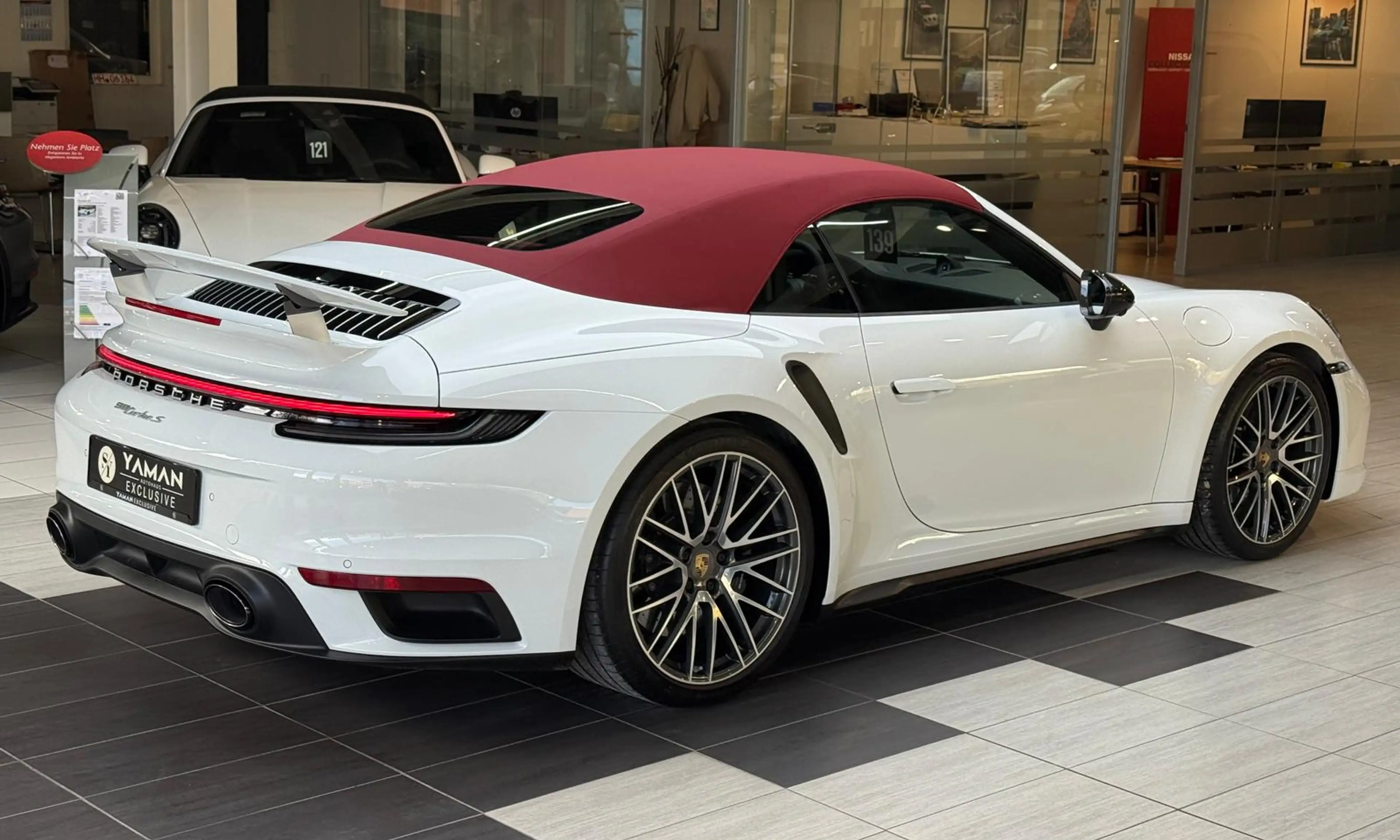Porsche 911 Turbo S Cabriolet*InnoDrive*Carbon*Lift* — photo 15