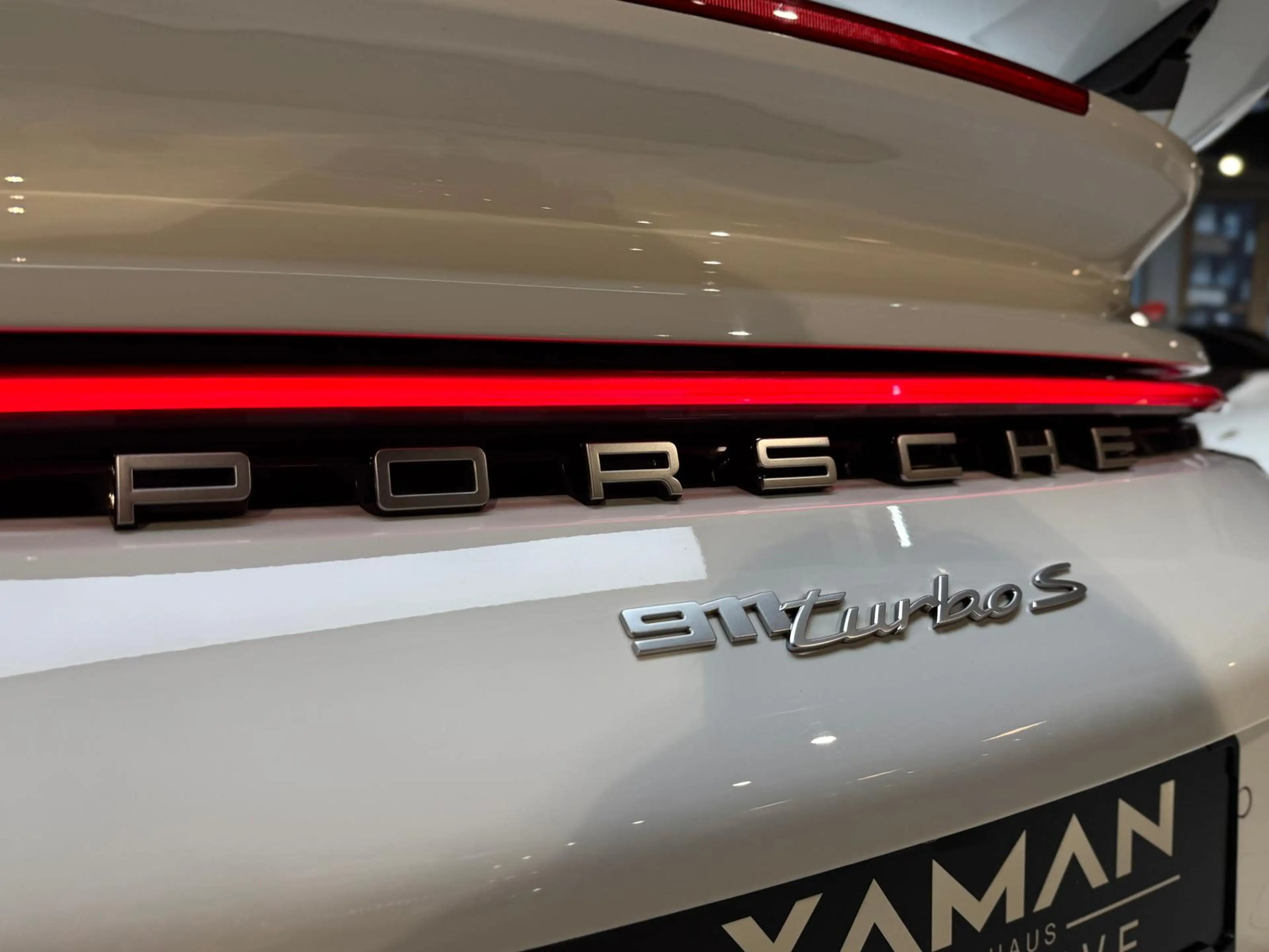 Porsche 911 Turbo S Cabriolet*InnoDrive*Carbon*Lift* — photo 11