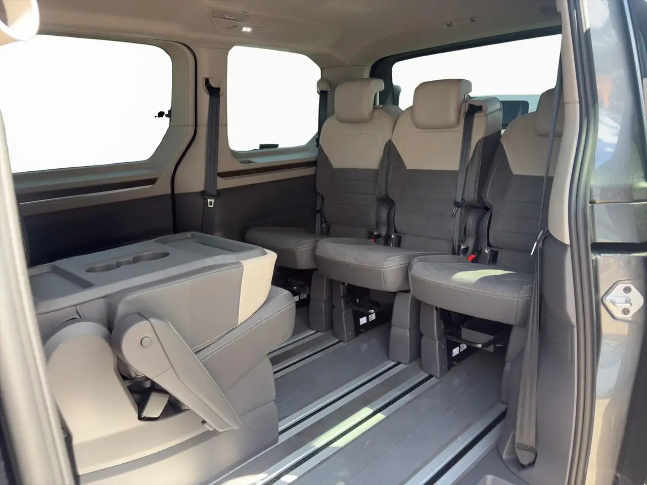 Volkswagen T7 Multivan 2026 — фото 12