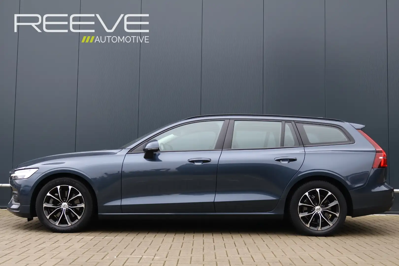 Volvo V60 2.0 B3 Momentum Advantage | Automaat | Leer | Stoe Bleu - 2