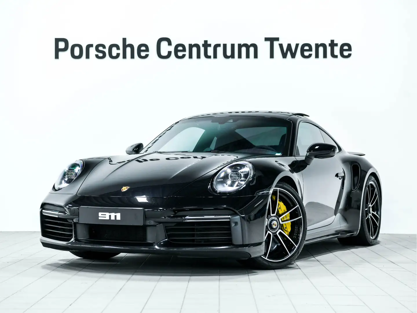 Porsche 992 Turbo S Zwart - 1