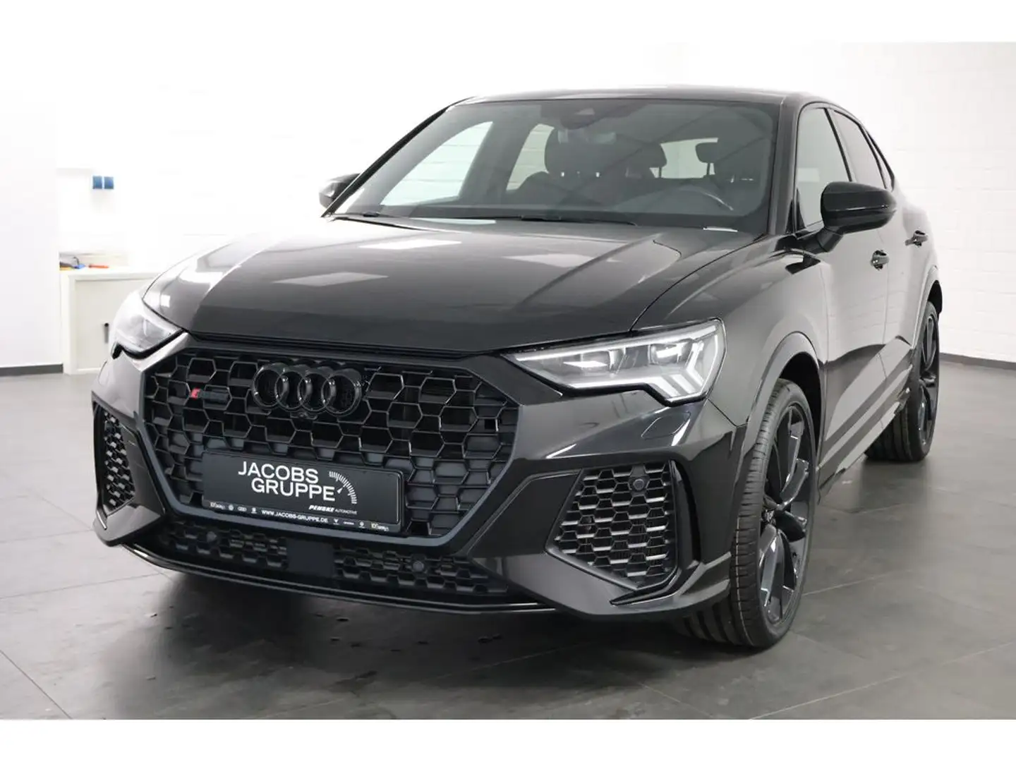 Audi RS Q3 Sportback 2.5 TFSI quattro S tronic,Nav Чорний - 2
