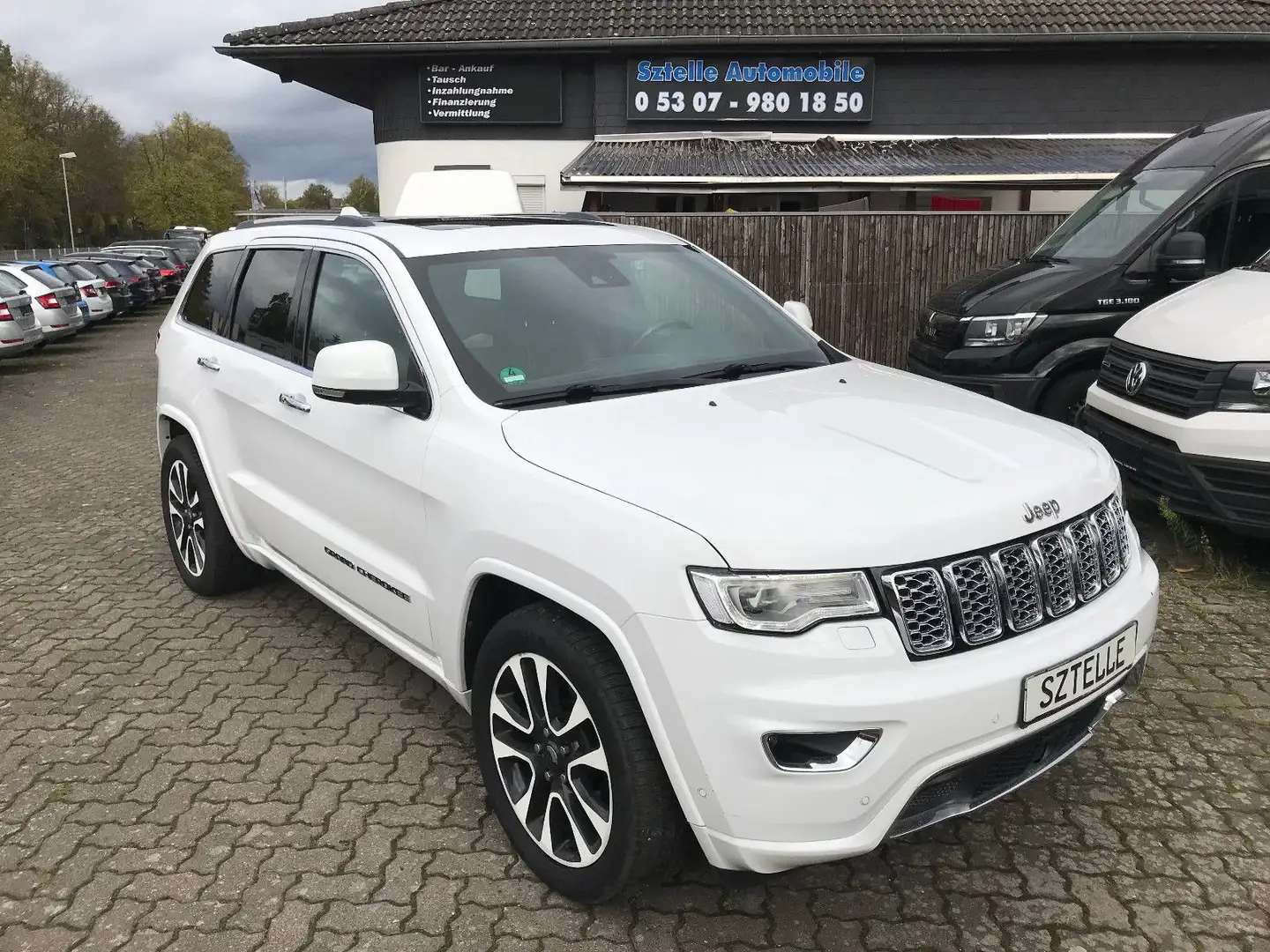 Jeep Grand Cherokee 3.0 CRD Overland*PANO*AHK* Weiß - 1