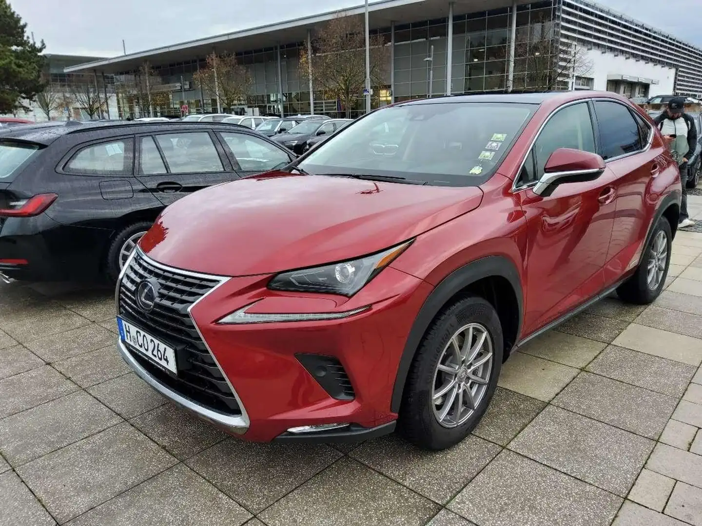 Lexus NX 300 h Panorama Leder Rot - 1