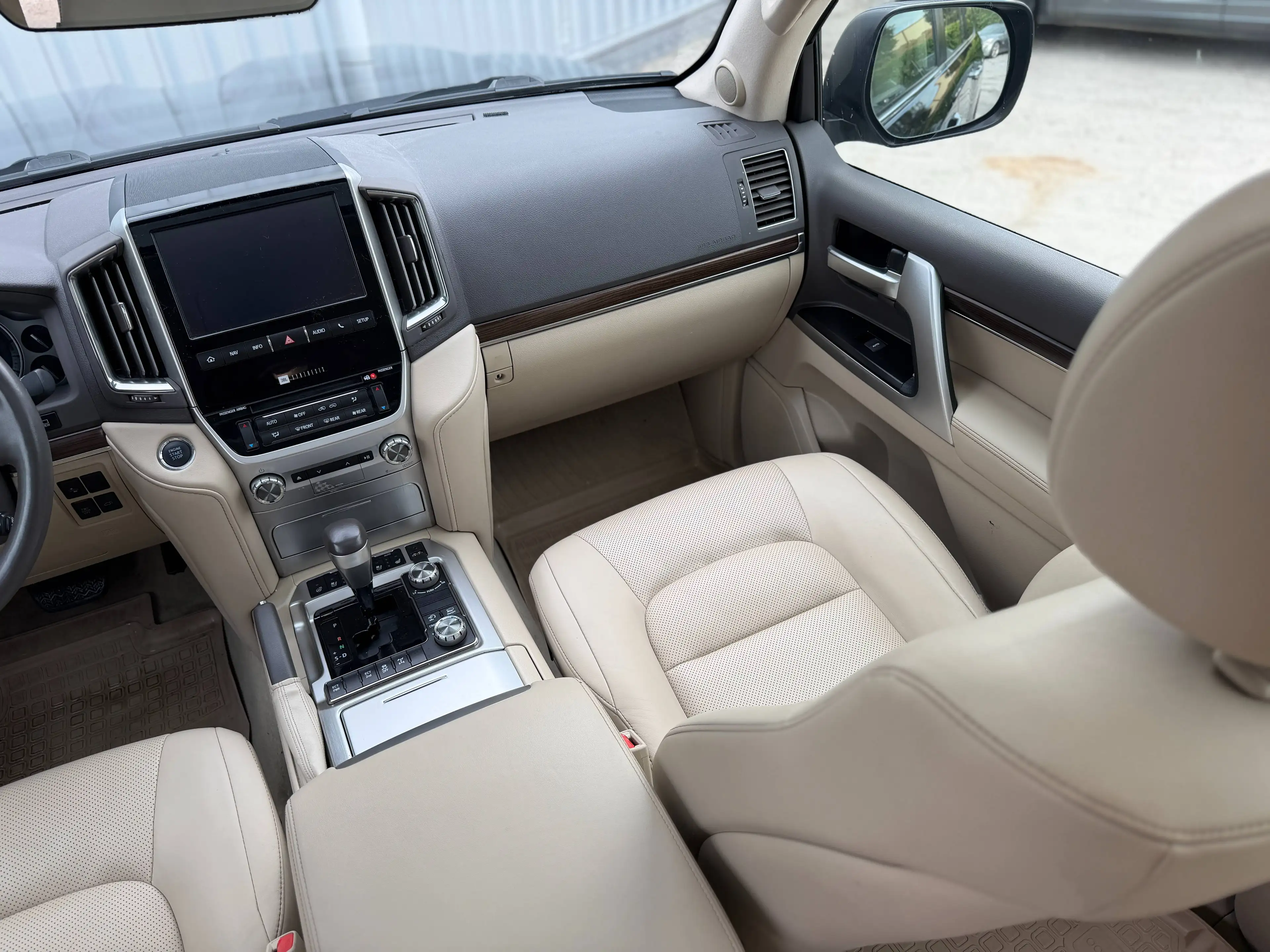 Toyota Land Cruiser LC 200 4.6 Benzine V8, EU-uitvoering — photo 6