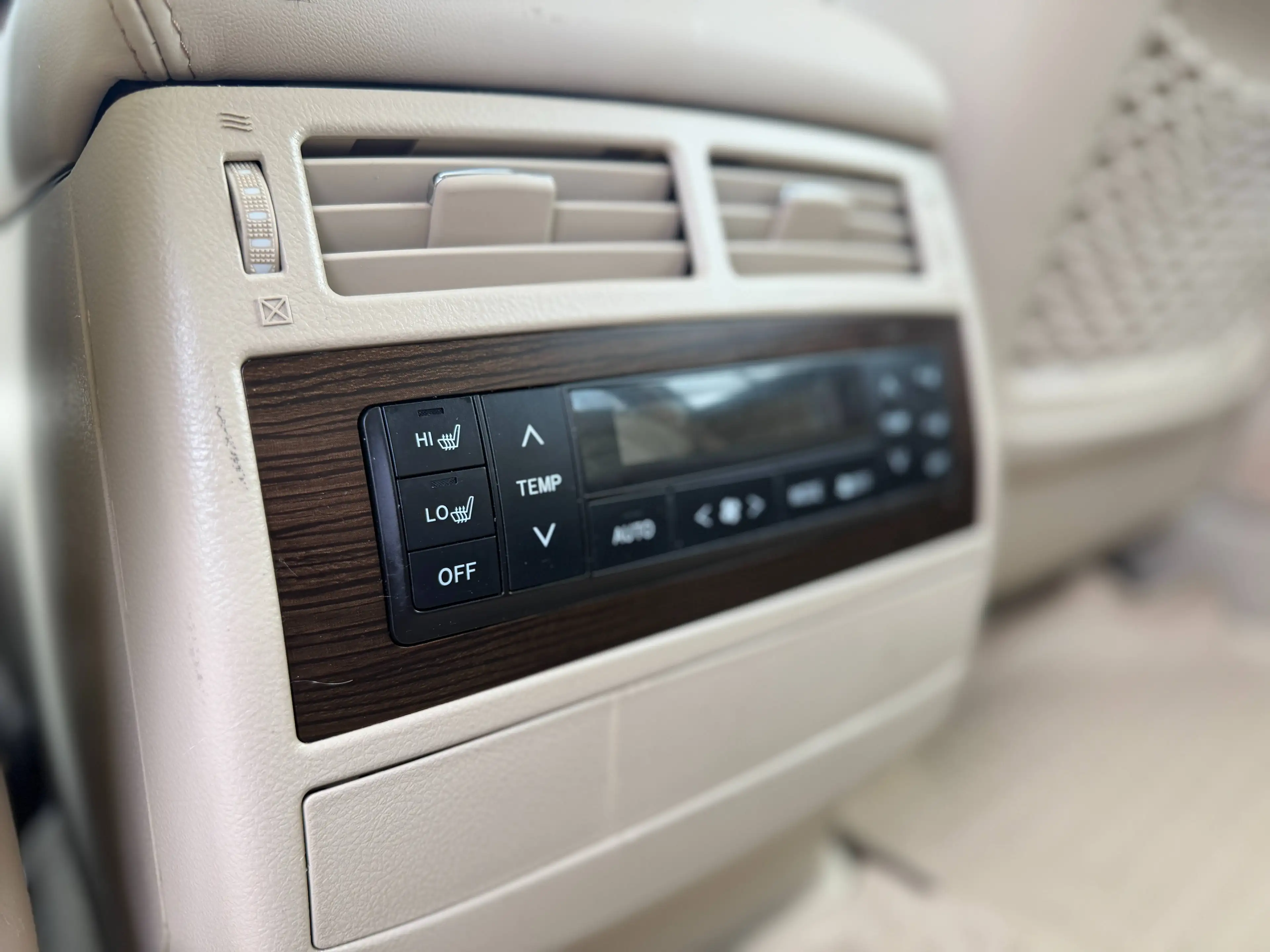 Toyota Land Cruiser LC 200 4.6 Benzine V8, EU-uitvoering — photo 10