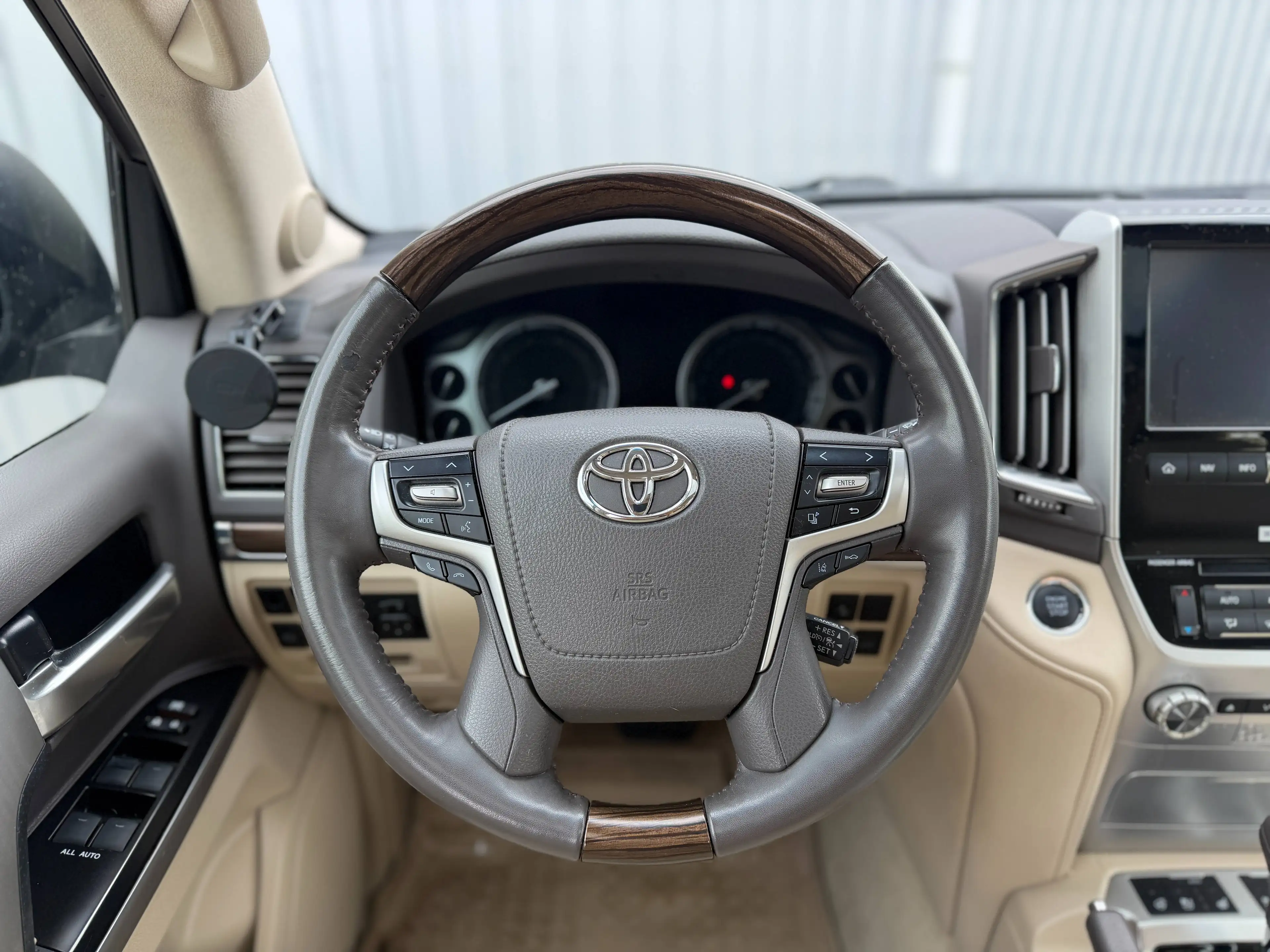 Toyota Land Cruiser LC 200 4.6 Benzine V8, EU-uitvoering — photo 4