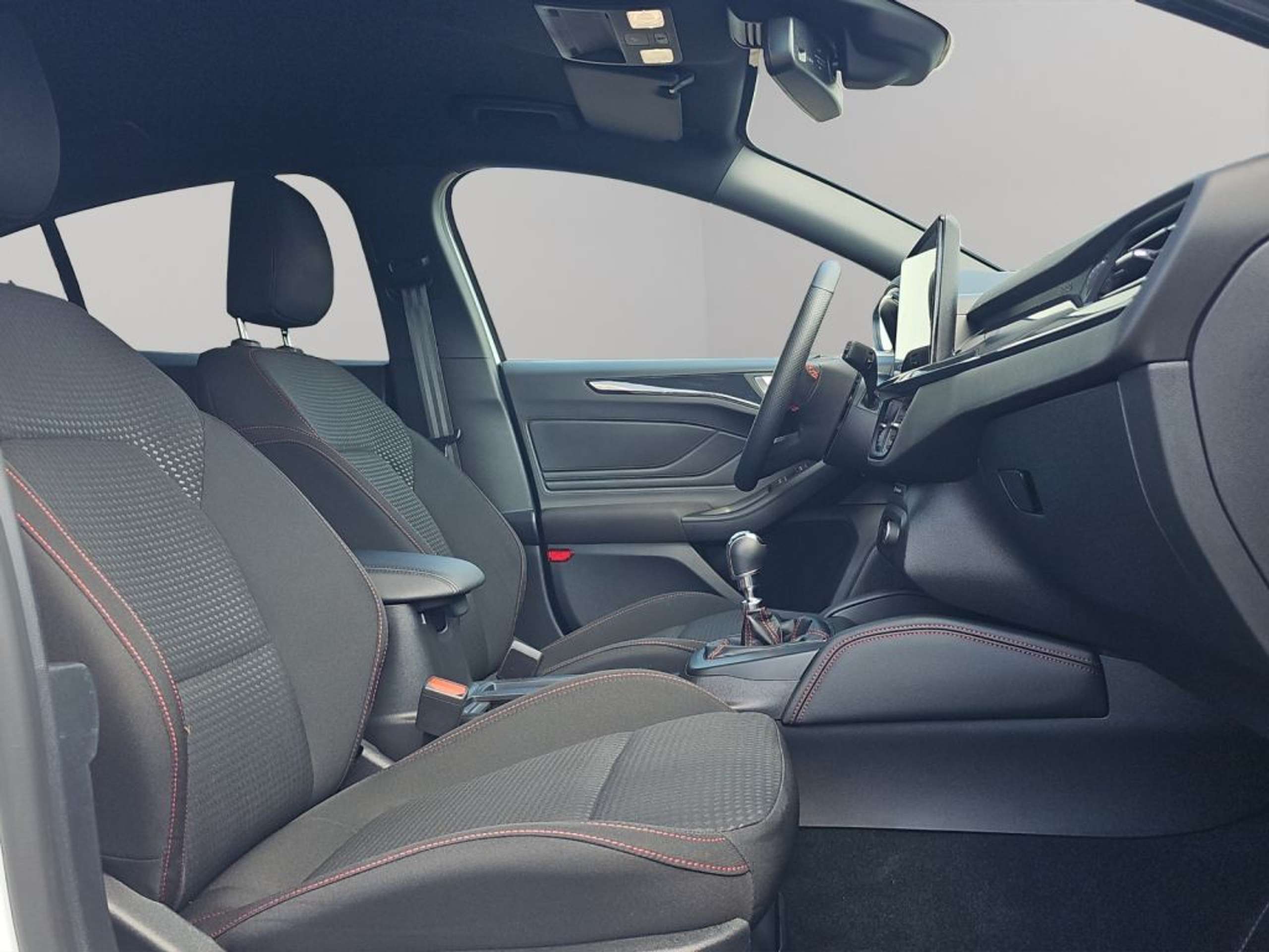 Fahrzeugabbildung Ford Focus 1.0 EcoBoost Hybrid ST-LINE X - mit KI generiert/bearbeitet