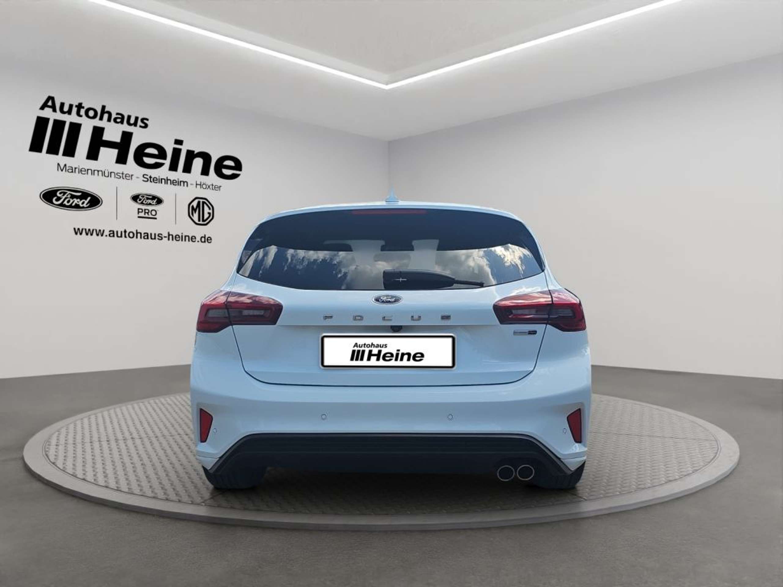 Fahrzeugabbildung Ford Focus 1.0 EcoBoost Hybrid ST-LINE X - mit KI generiert/bearbeitet