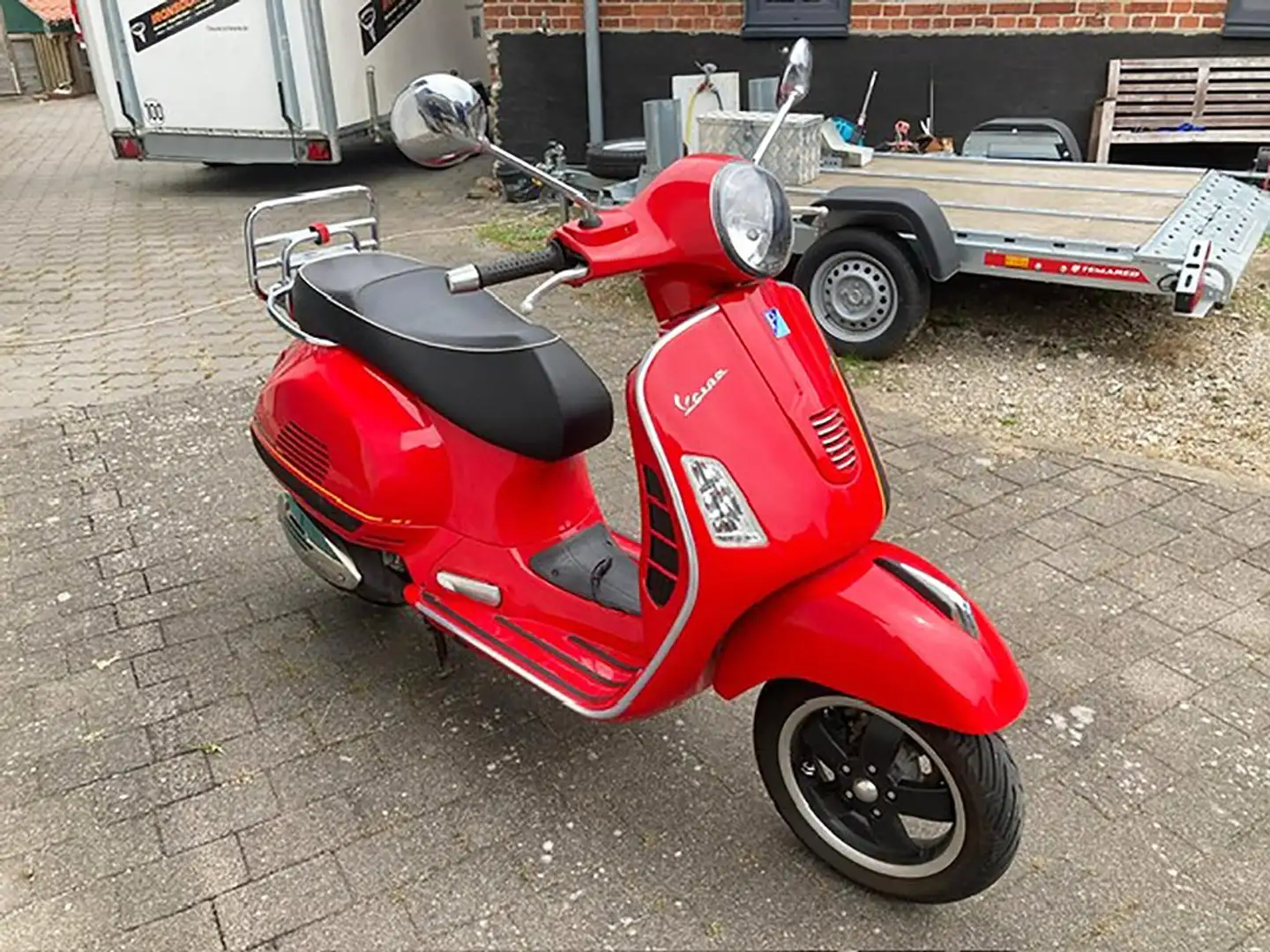 Vespa GTS Super 300 i.e. 10000 km* Top* läuft super* Tüv neu* Rojo - 2