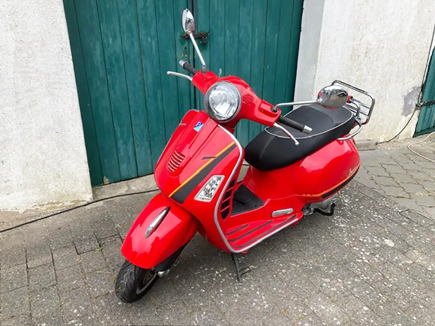Vespa GTS Super 300 i.e. 10000 km* Top* läuft super* Tüv neu* Rojo - 1