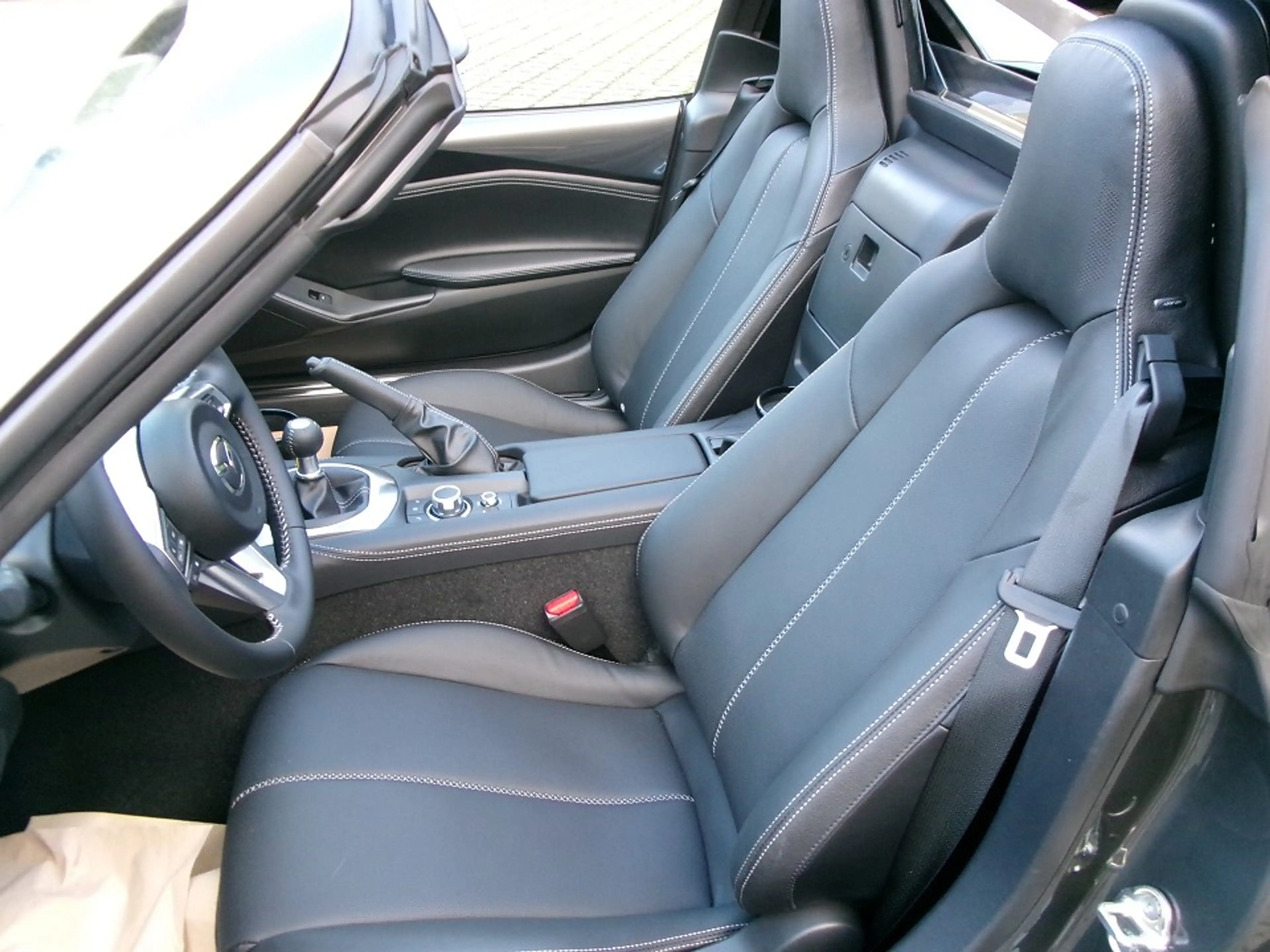 Mazda MX-5 1.5L SKYACTIV-G (132 hp) — photo 6