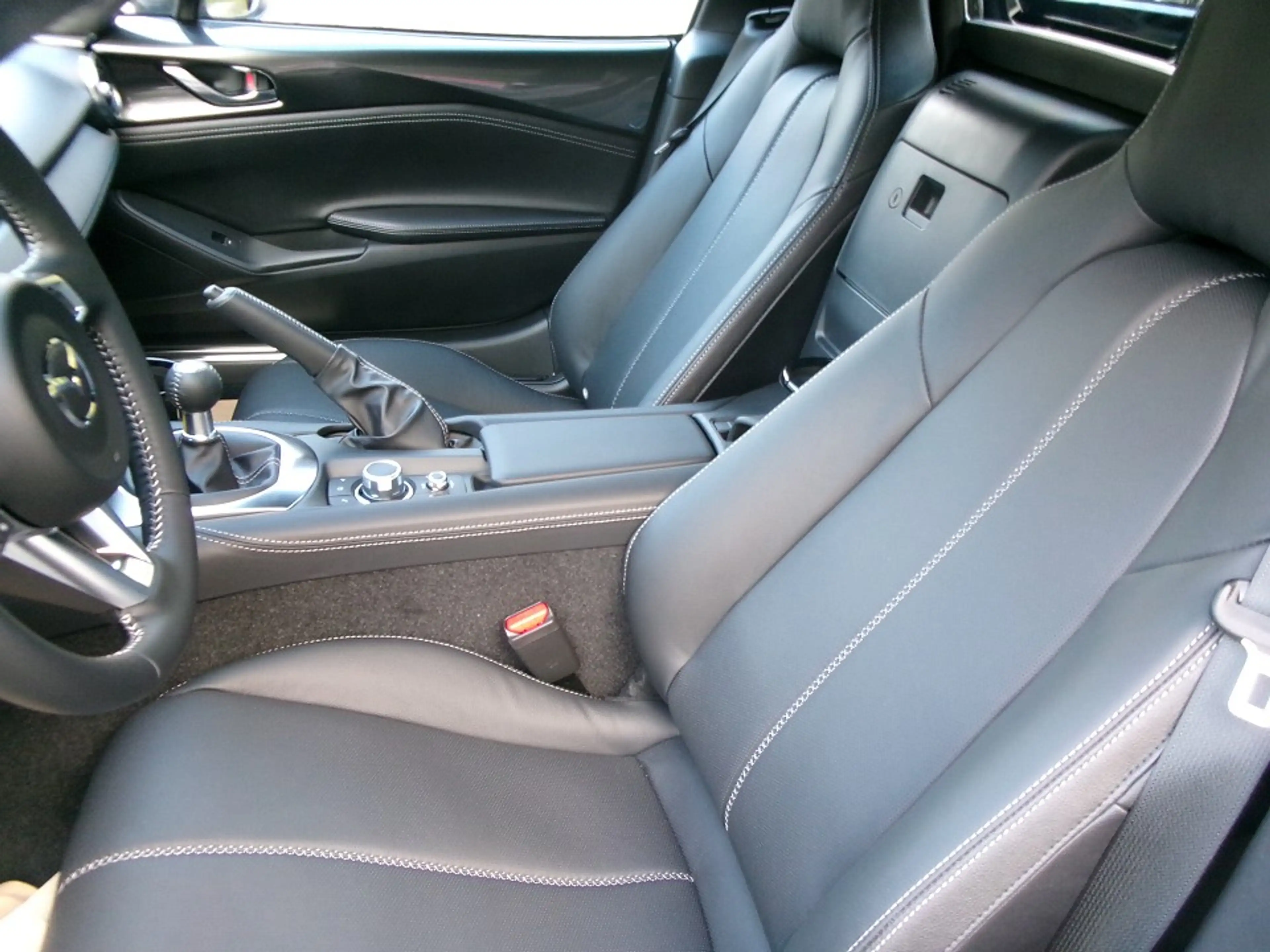 Mazda MX-5 1.5L SKYACTIV-G (132 hp) — photo 5