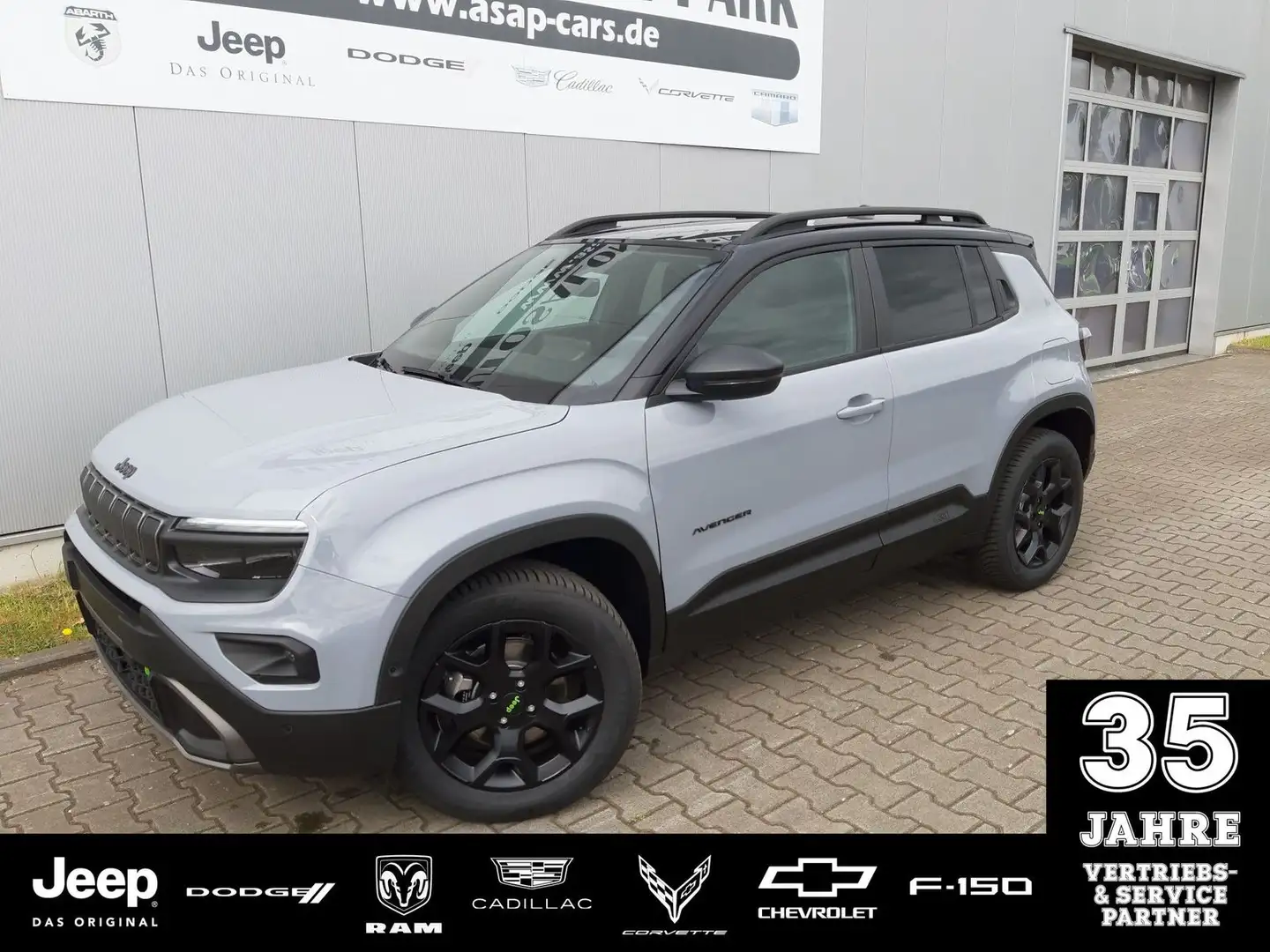 Jeep Avenger 4xe MHEV Overland Grau - 1
