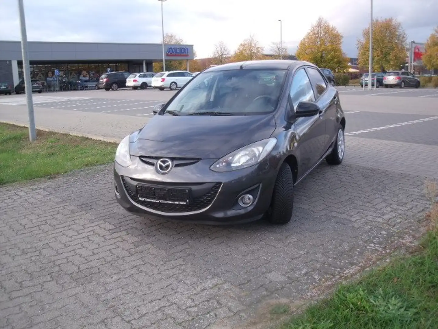 Mazda 2 1.3 Kenko Grau - 2