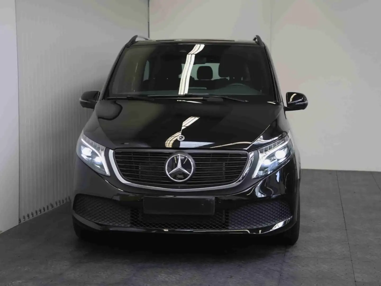 Mercedes-Benz EQV 300 Larga Negro - 2
