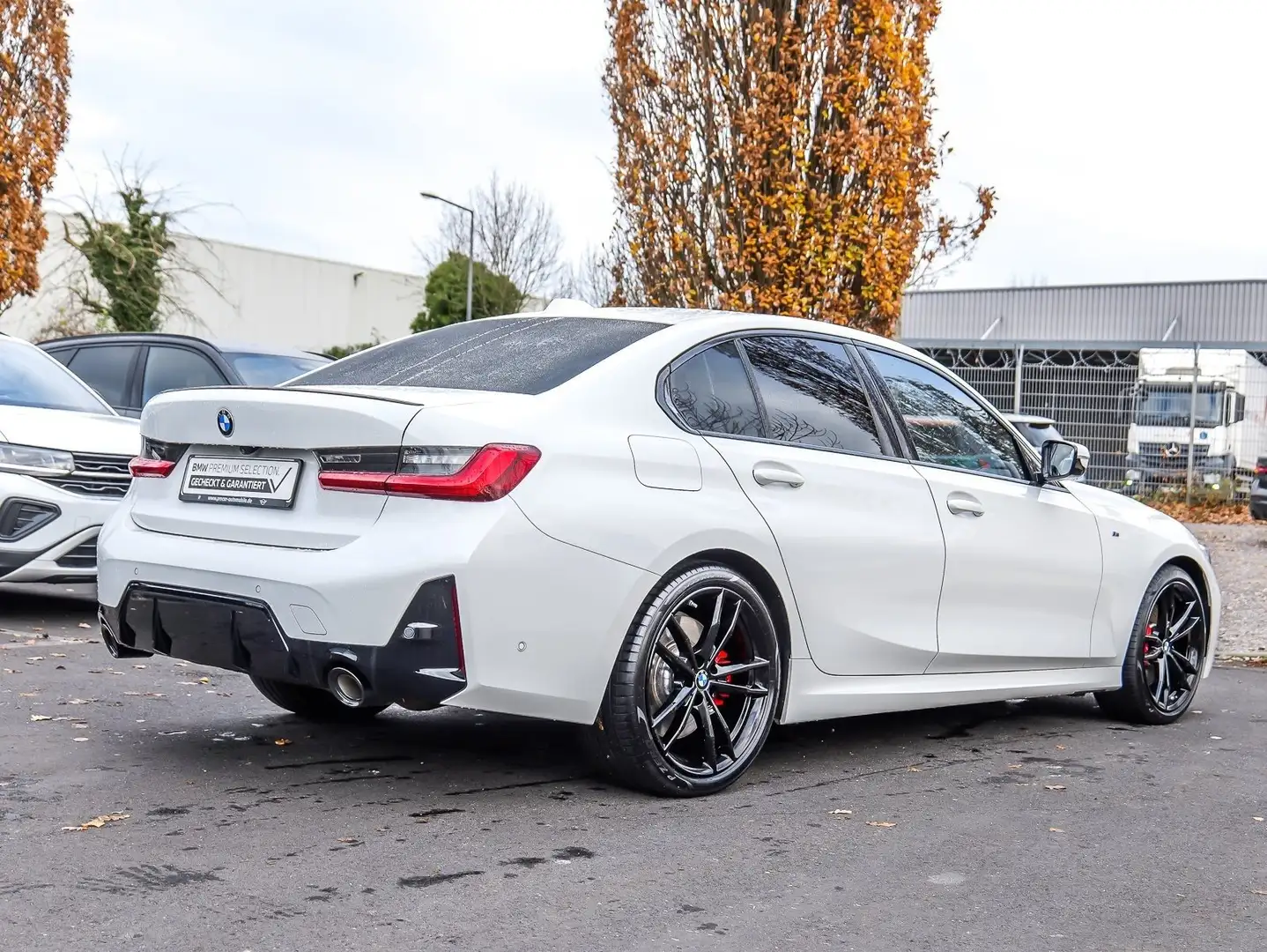 BMW 330 i M Sport ACC RFK NAVI LED Sound Syst. DAB Weiß - 2