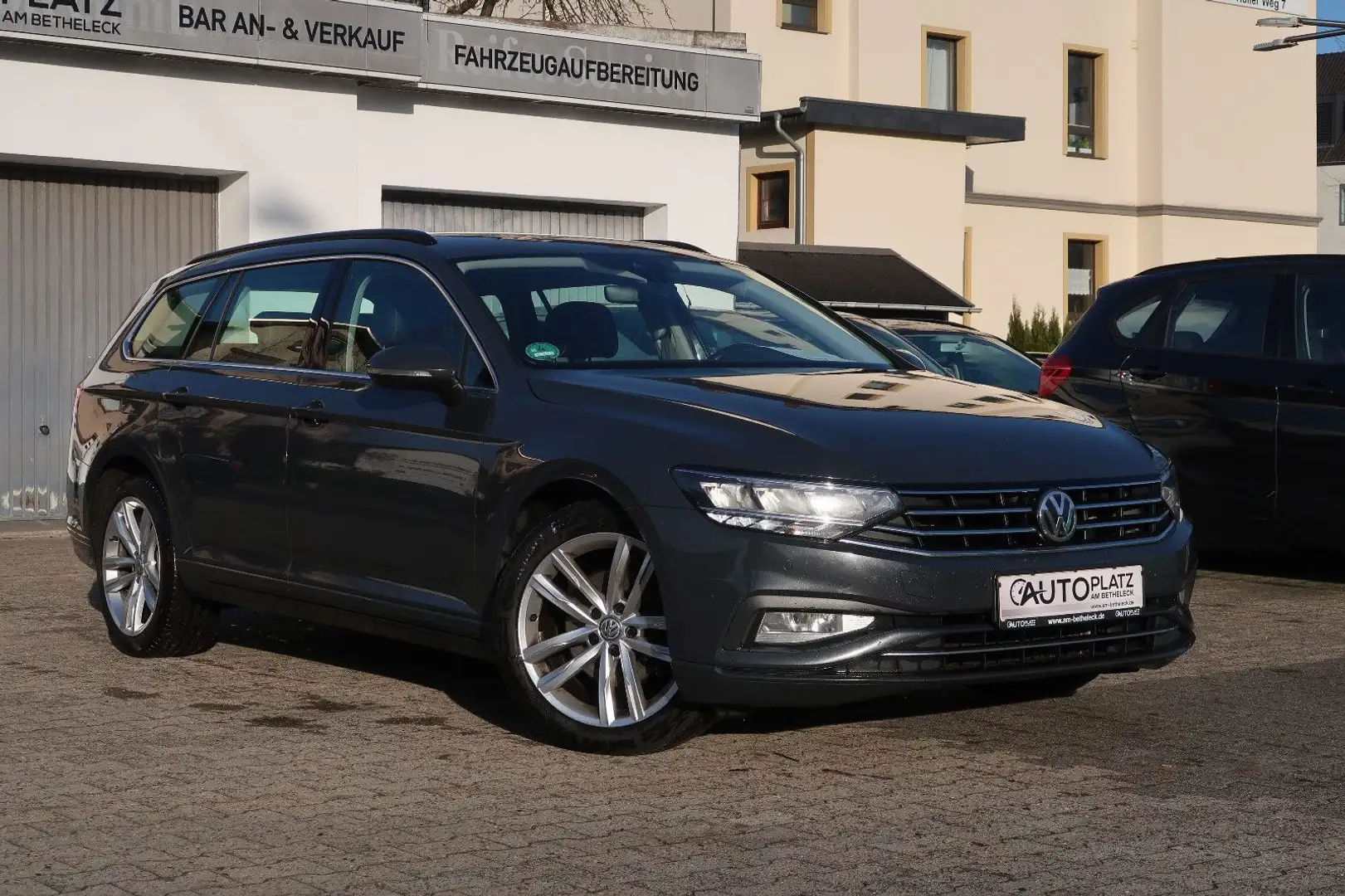 Volkswagen Passat Variant 2.0TDI Business *LEDER *AUTOM. Gris - 1