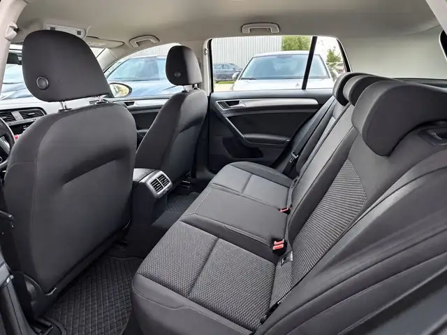 Volkswagen Golf view 12