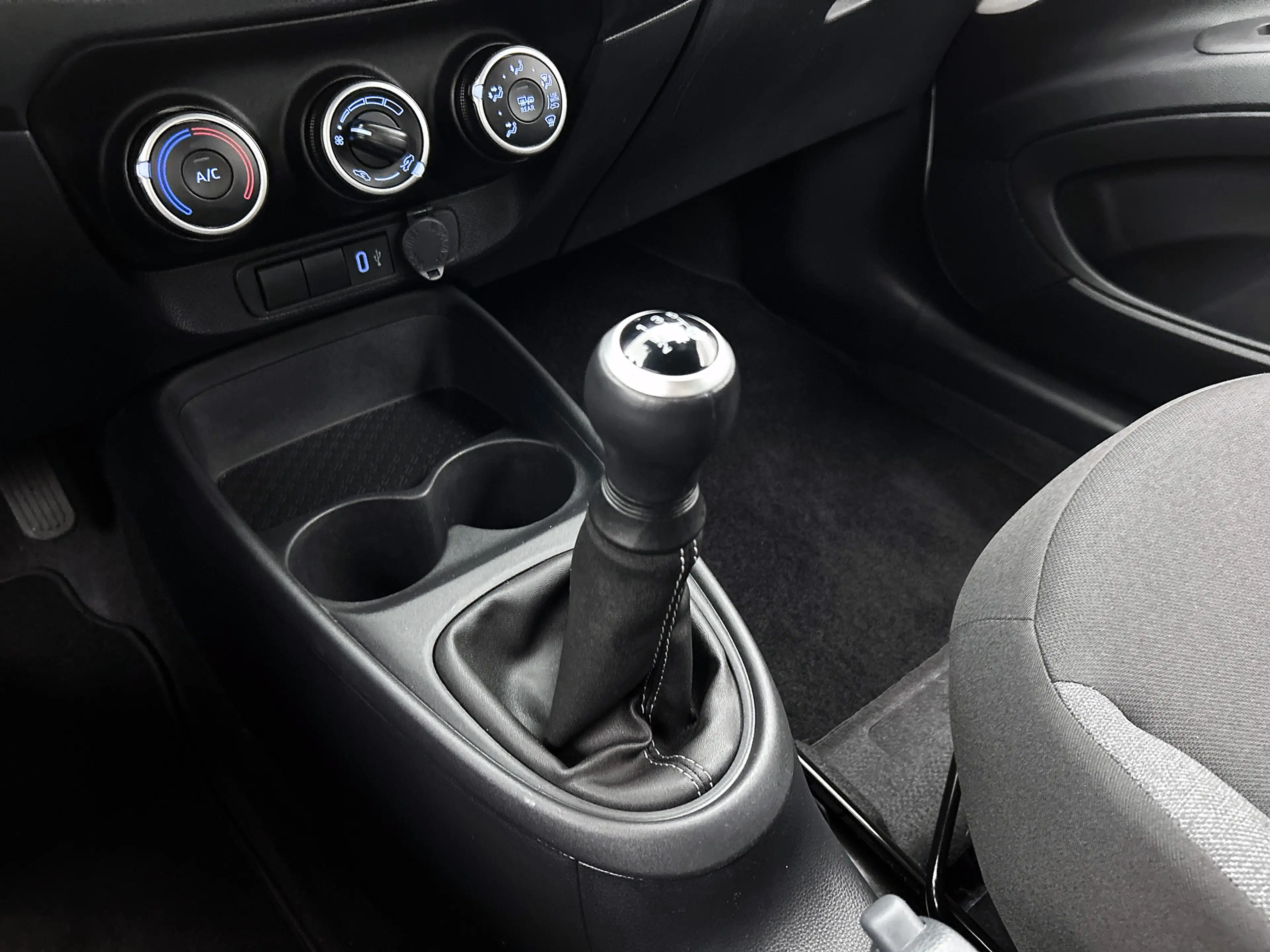 Toyota Aygo X 1.0 VVT-i MT Play | Cruise Control Adaptief | Acht — photo 10