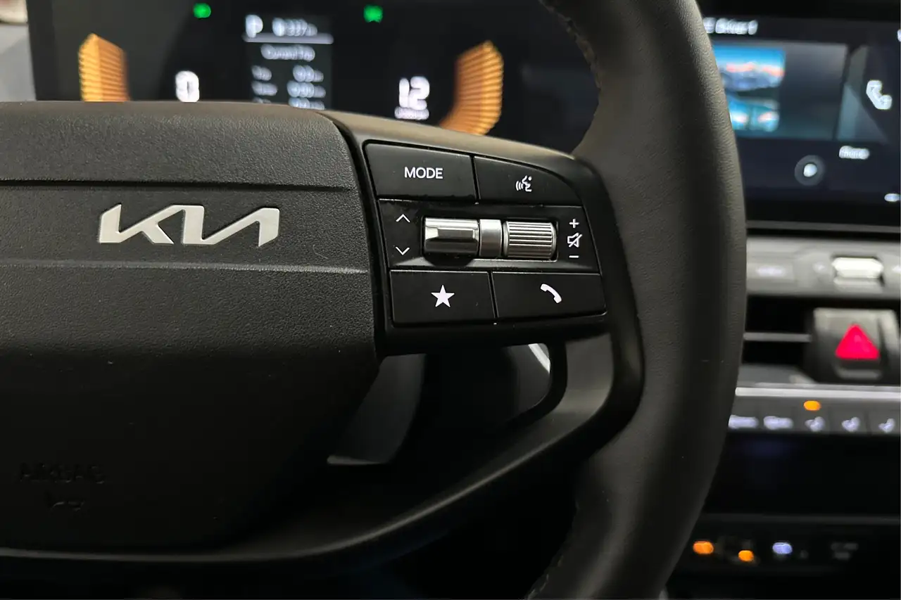 Kia K4 photo Kia K4