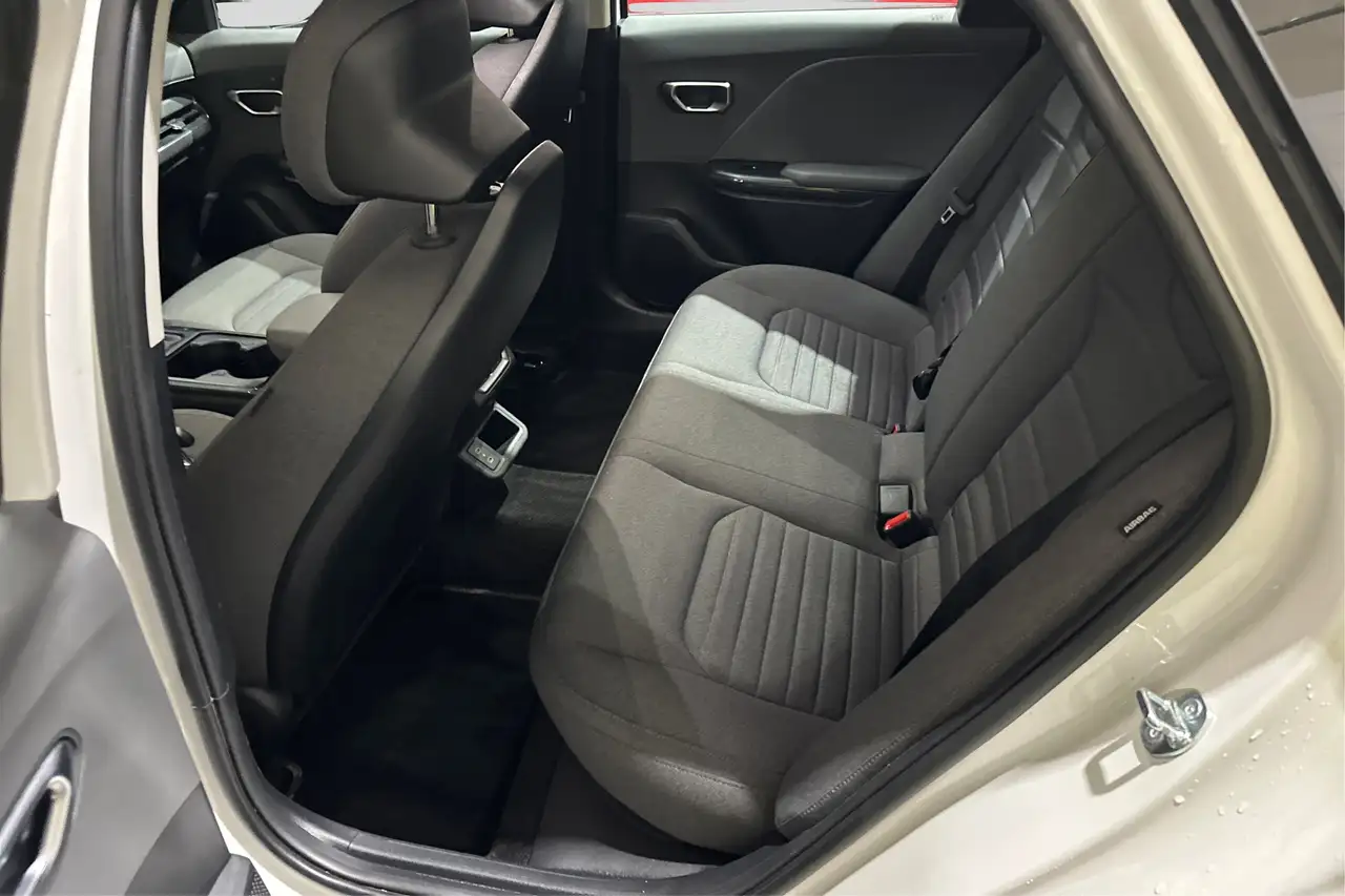 Kia K4 photo Kia K4