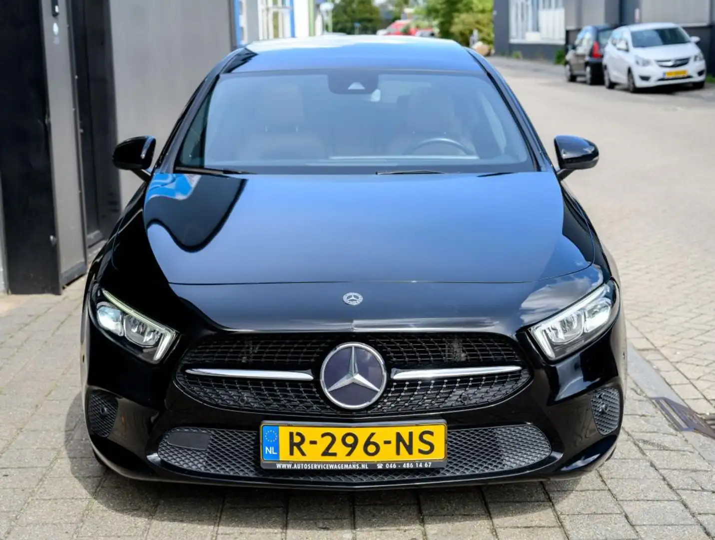 Mercedes-Benz A 200 Business Solution AMG|PANO|STOELVERWARMING Schwarz - 2