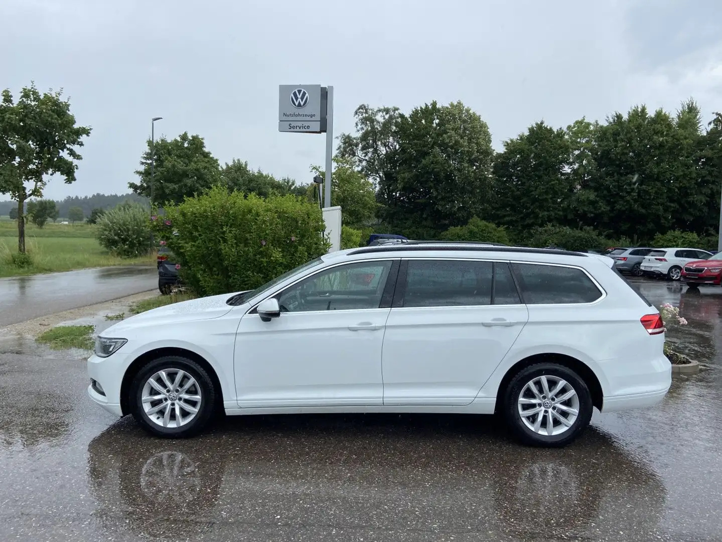 Volkswagen Passat Variant 2.0 TDI Comfortline NAVI+AHK+SHZ+ Weiß - 2