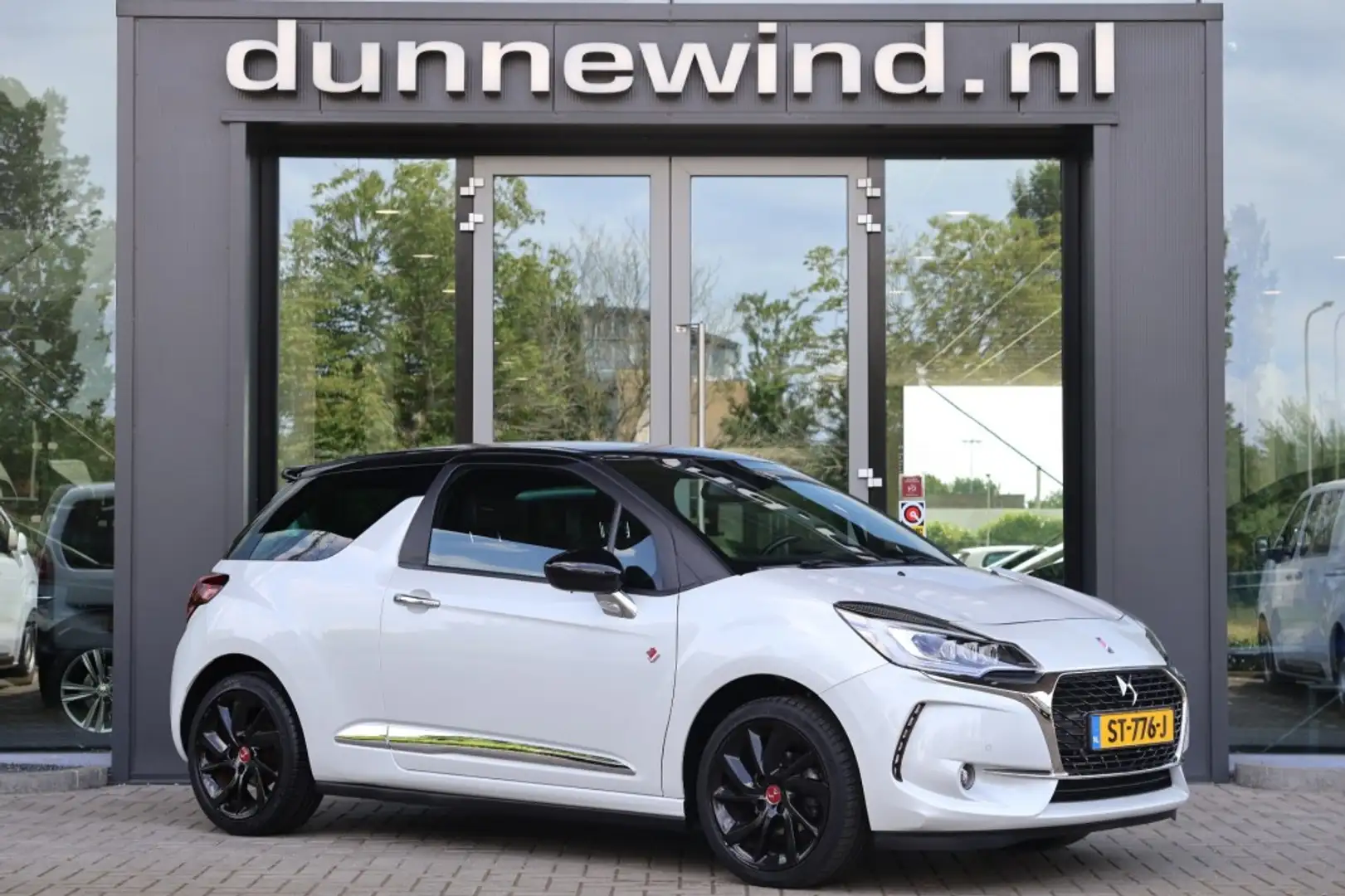 DS Automobiles DS 3 1.2 Performance Line *Parelmoer*LED* Wit - 1