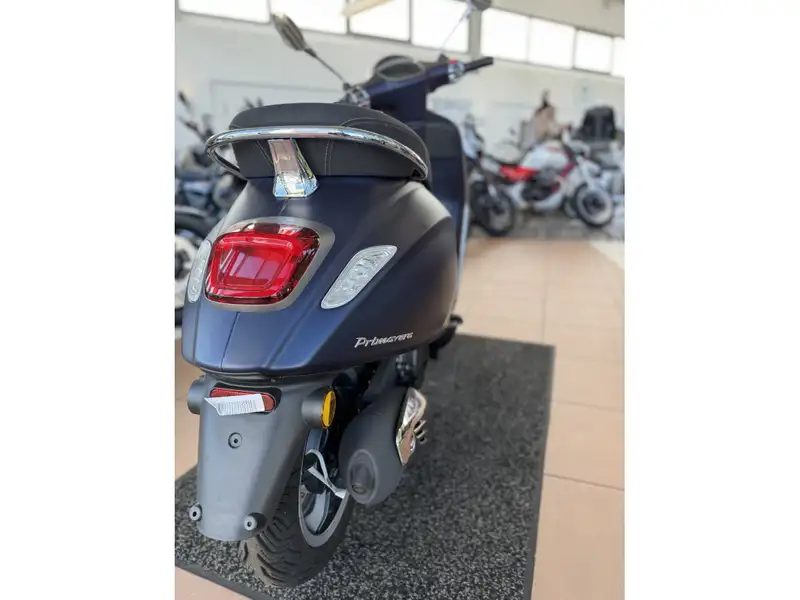 Vespa Primavera 125 - foto 2