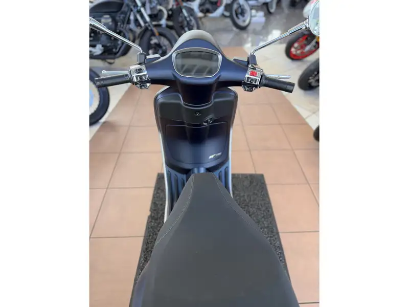 Vespa Primavera 125 - foto 4