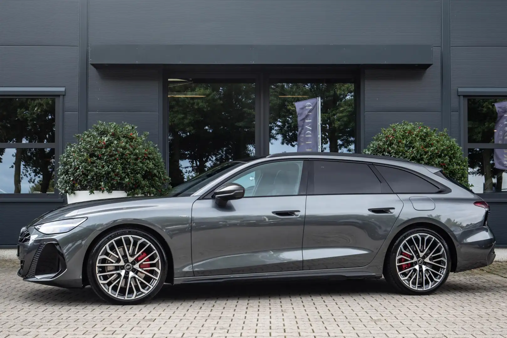 Audi A6 Avant 2.0 e-hybrid quattro S edition Competition 2 Grau - 2