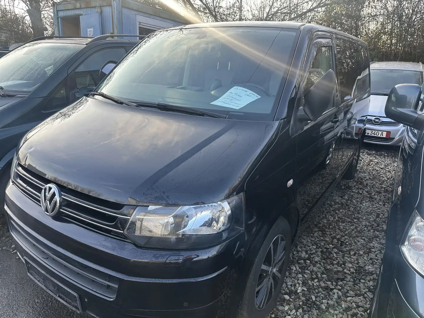 Volkswagen T5 Multivan 2,0TDI 140PS STANDHEIZUNG NAVI KLIMA ALU TEMPOMAT Schwarz - 1