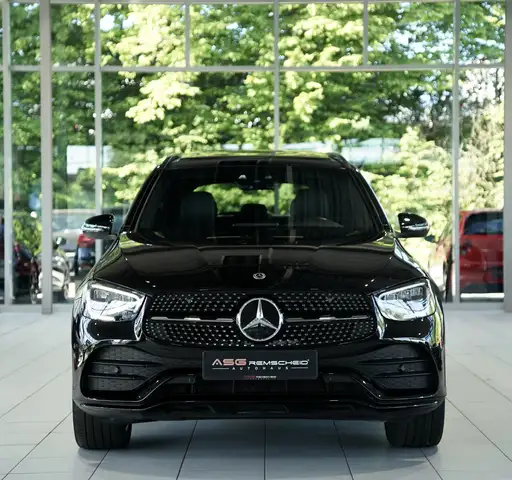 Mercedes-Benz GLC 200 view 4