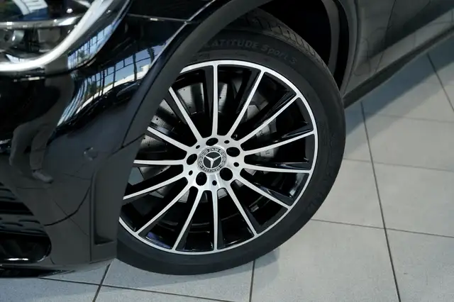 Mercedes-Benz GLC 200 view 3