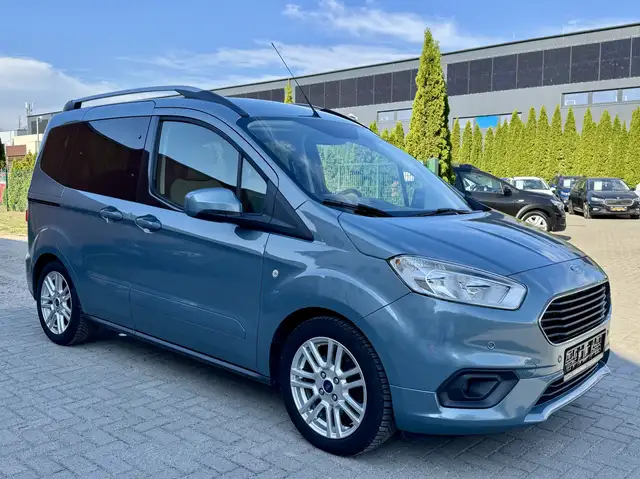 Ford Tourneo Courier Titanium, NAVI, AHK, R Kamera, CarPlay, Shz., Alus, usw...