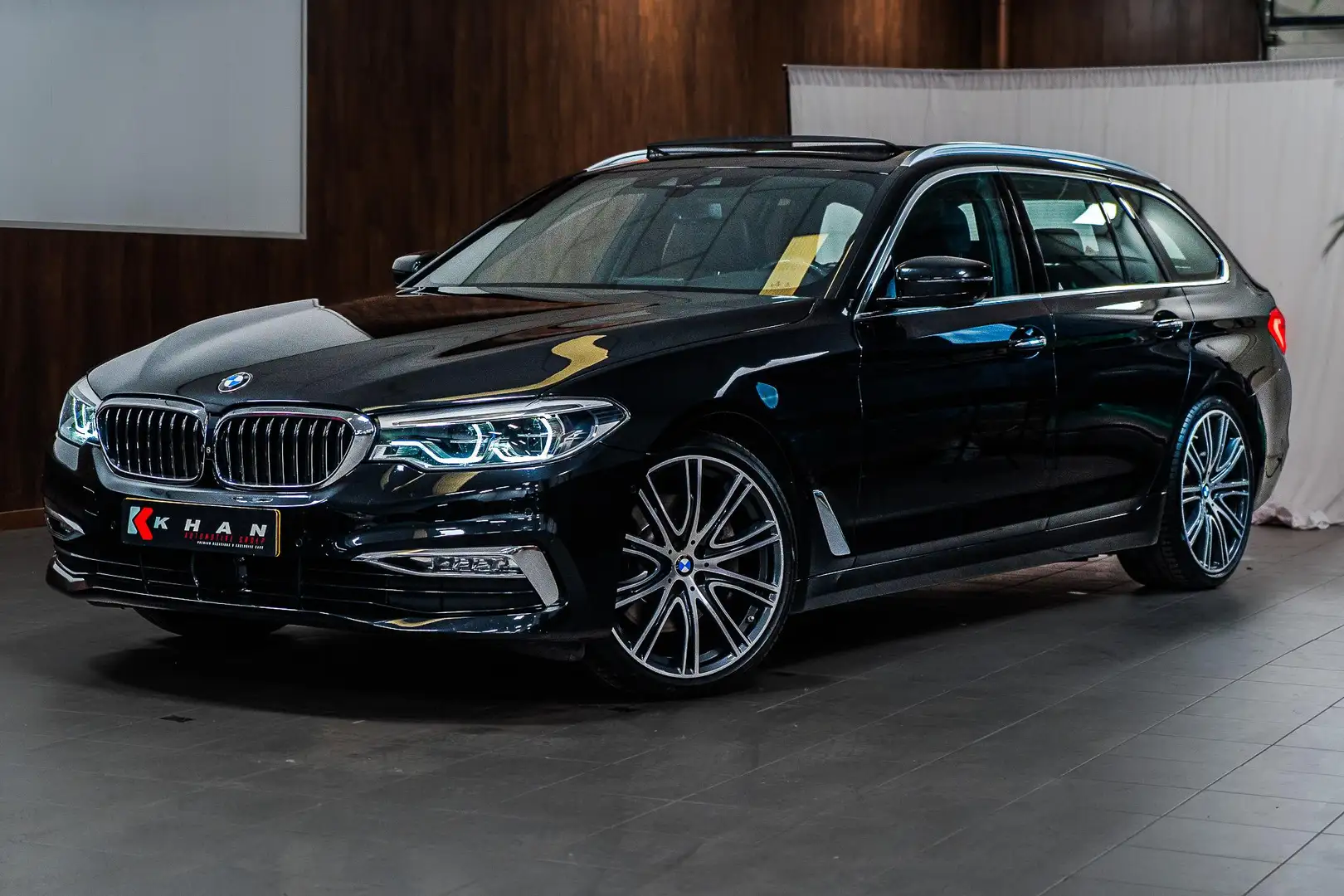 BMW 530 5-serie Touring 530i High Executive PANO|LEER|360º Nero - 1