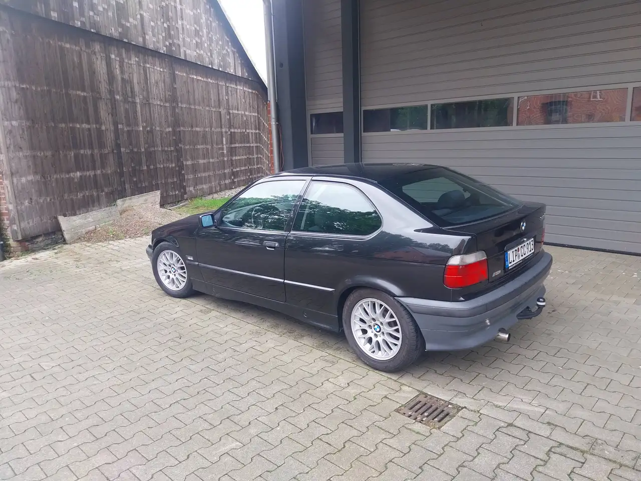 BMW 316i compact, foto 2