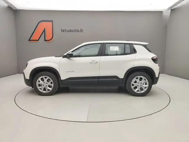 Jeep Avenger view 4