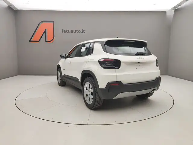 Jeep Avenger view 5