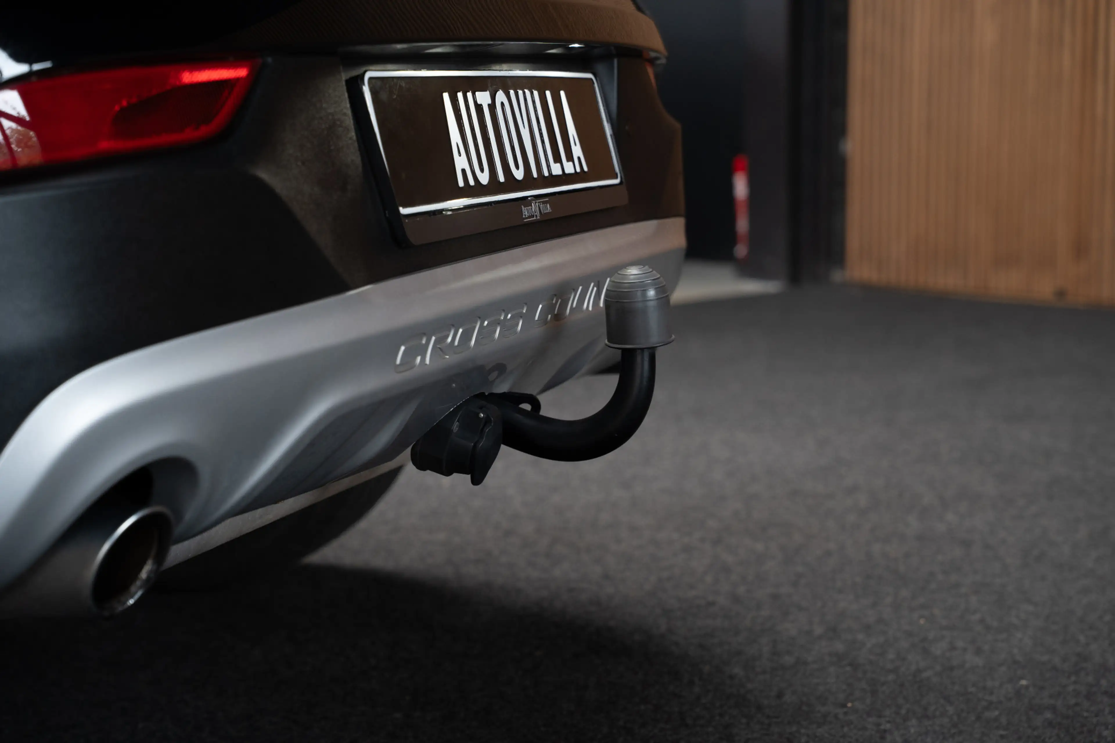 Volvo V40 Cross Country 1.5 T3 Polar+ Luxury Leer Panodak Harman K. Camera — photo 34