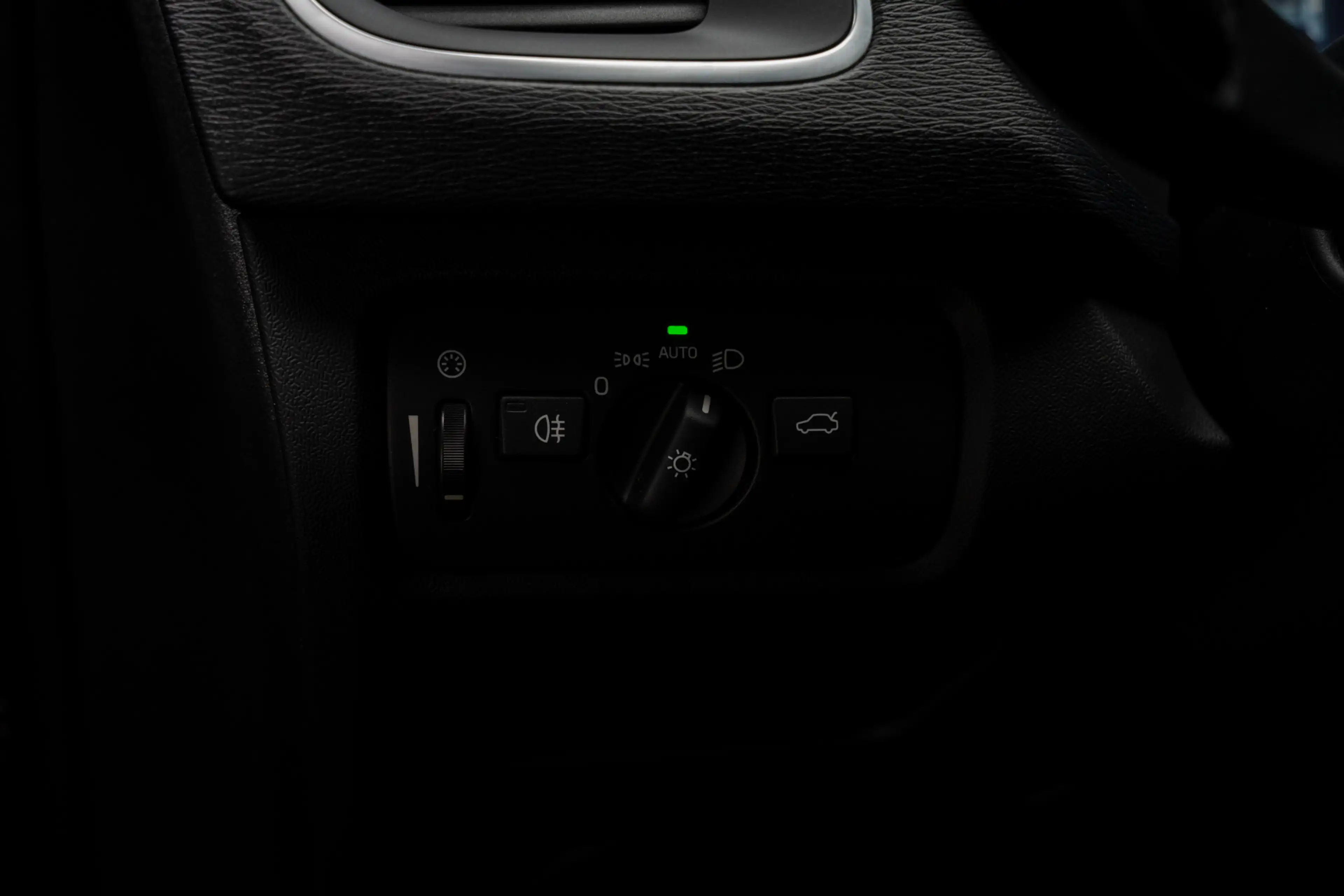Volvo V40 Cross Country 1.5 T3 Polar+ Luxury Leer Panodak Harman K. Camera — photo 28
