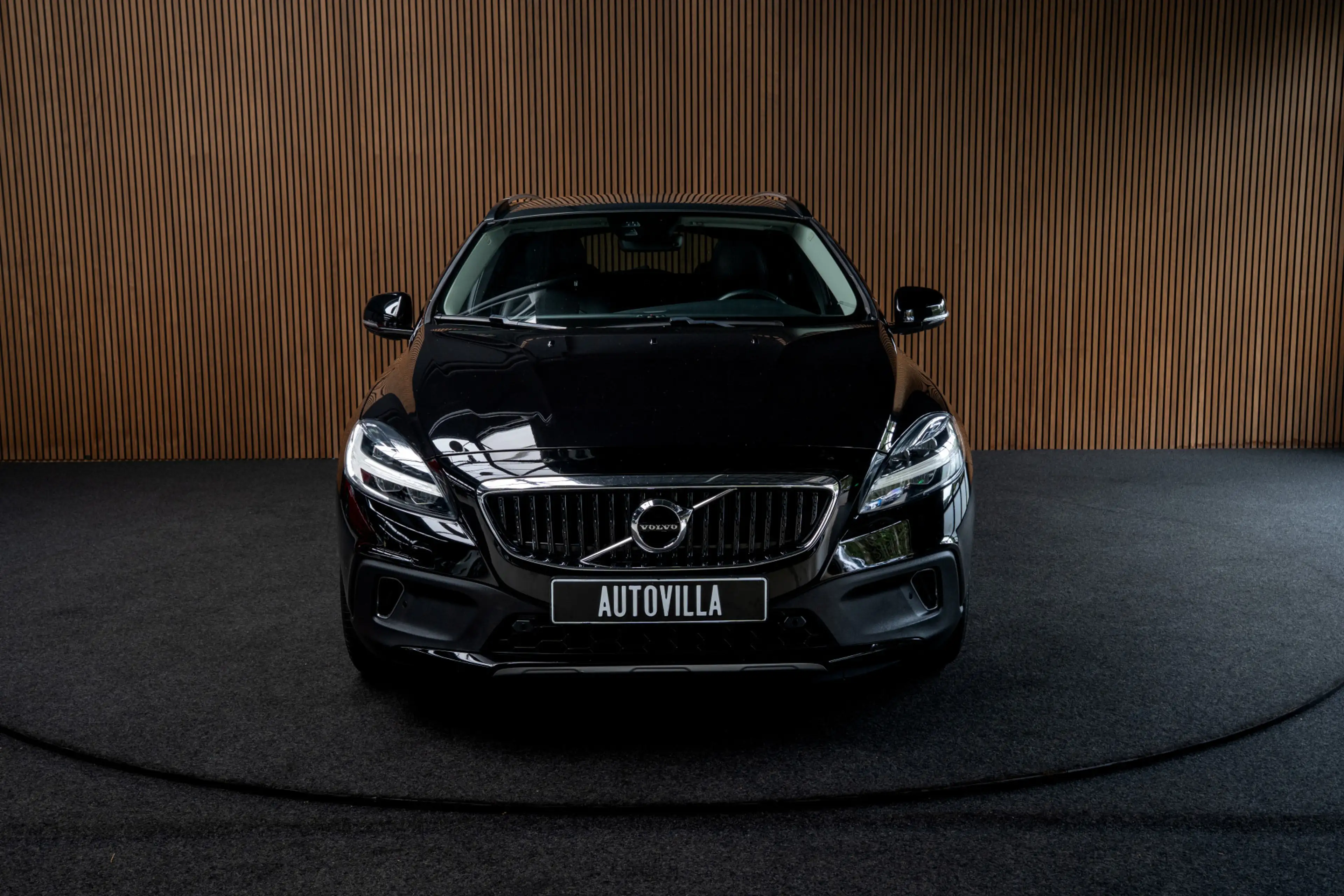 Volvo V40 Cross Country 1.5 T3 Polar+ Luxury Leer Panodak Harman K. Camera — photo 9