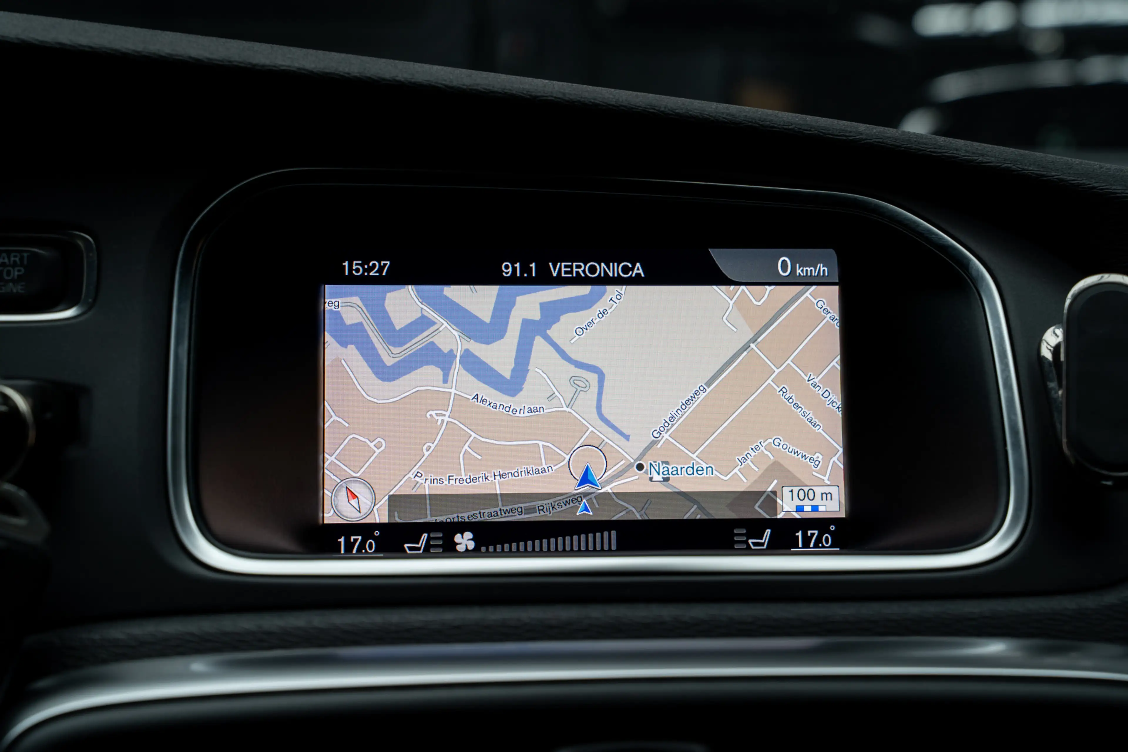 Volvo V40 Cross Country 1.5 T3 Polar+ Luxury Leer Panodak Harman K. Camera — photo 15
