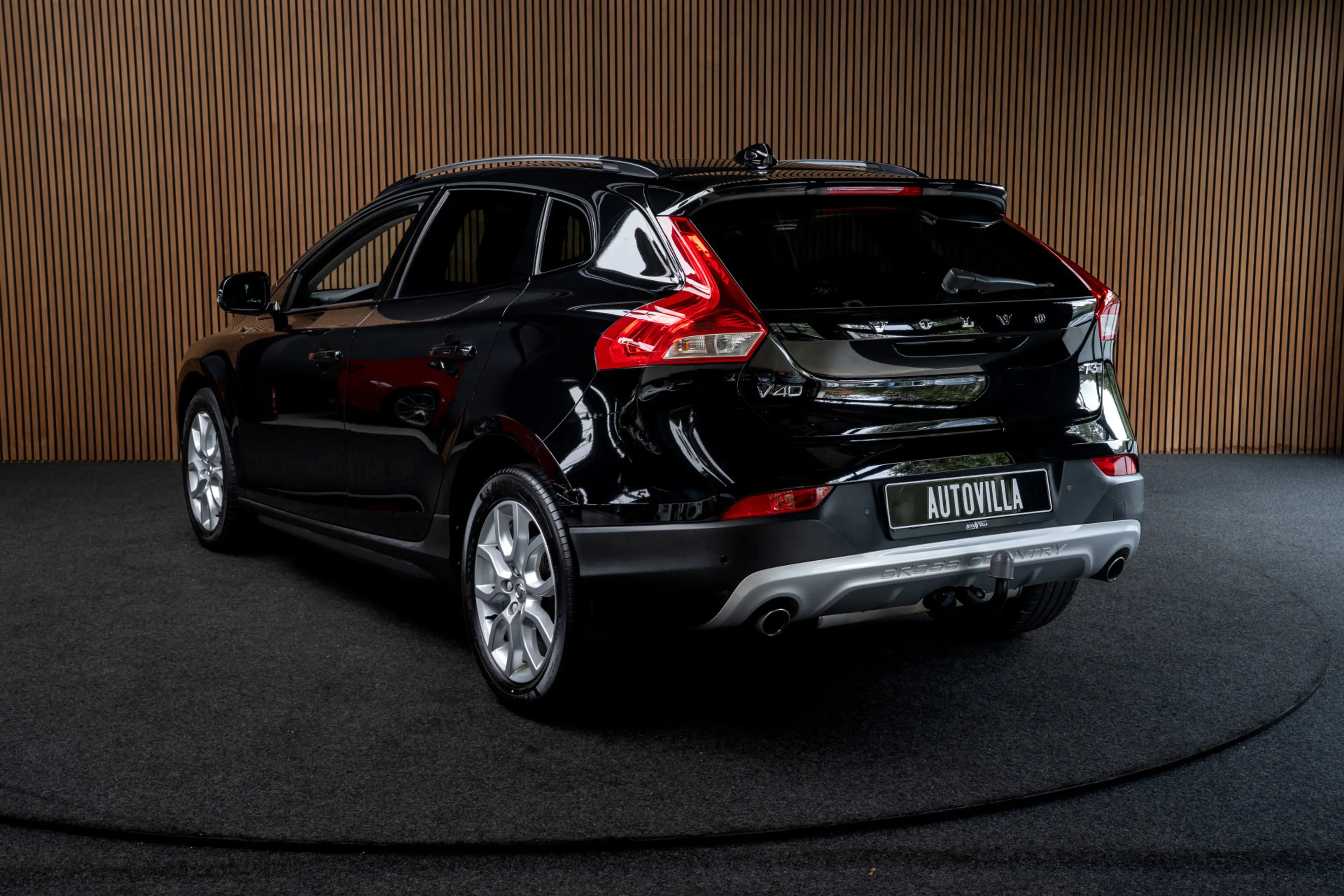 Volvo V40 Cross Country 1.5 T3 Polar+ Luxury Leer Panodak Harman K. Camera — photo 3