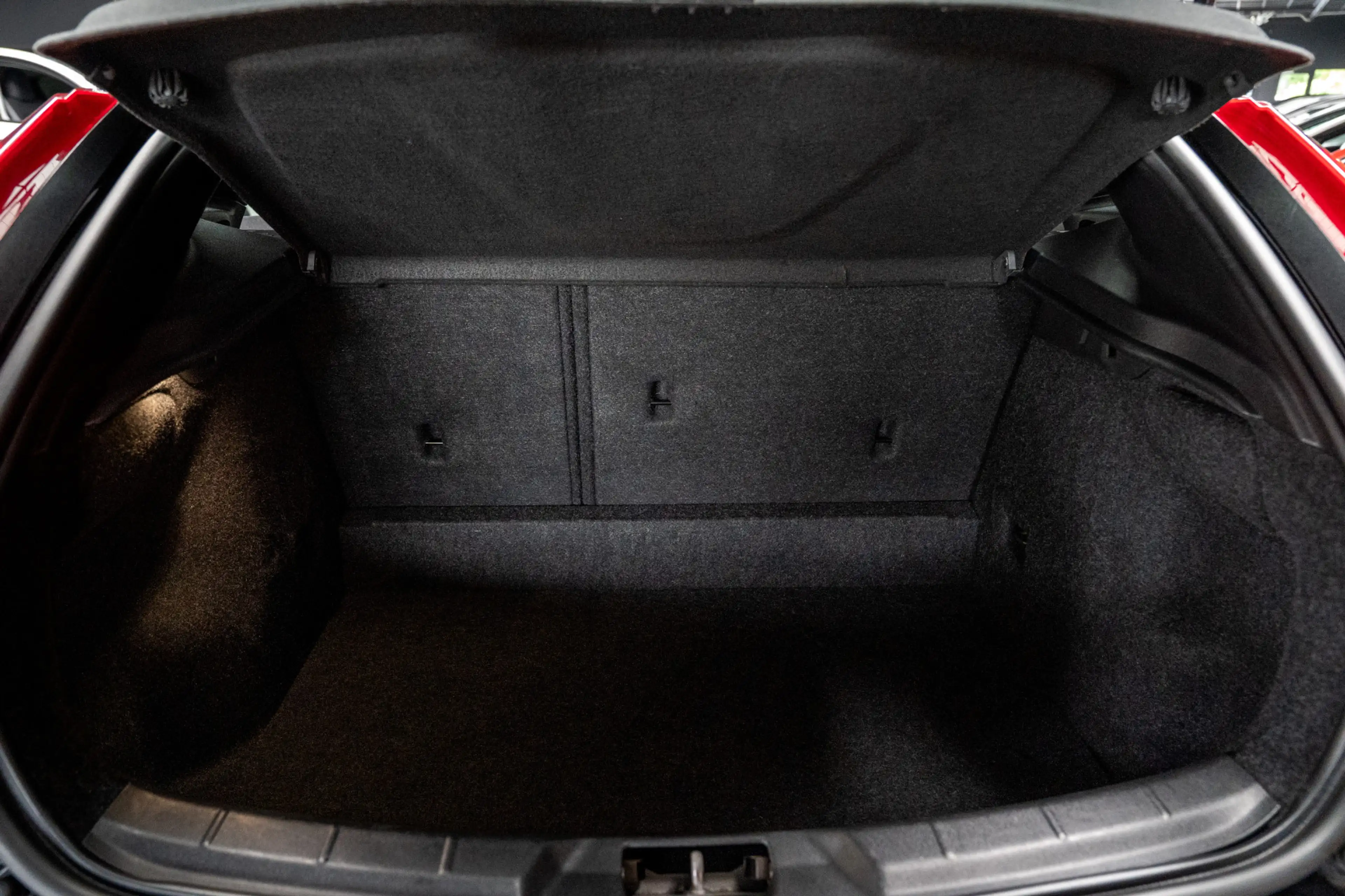Volvo V40 Cross Country 1.5 T3 Polar+ Luxury Leer Panodak Harman K. Camera — photo 33