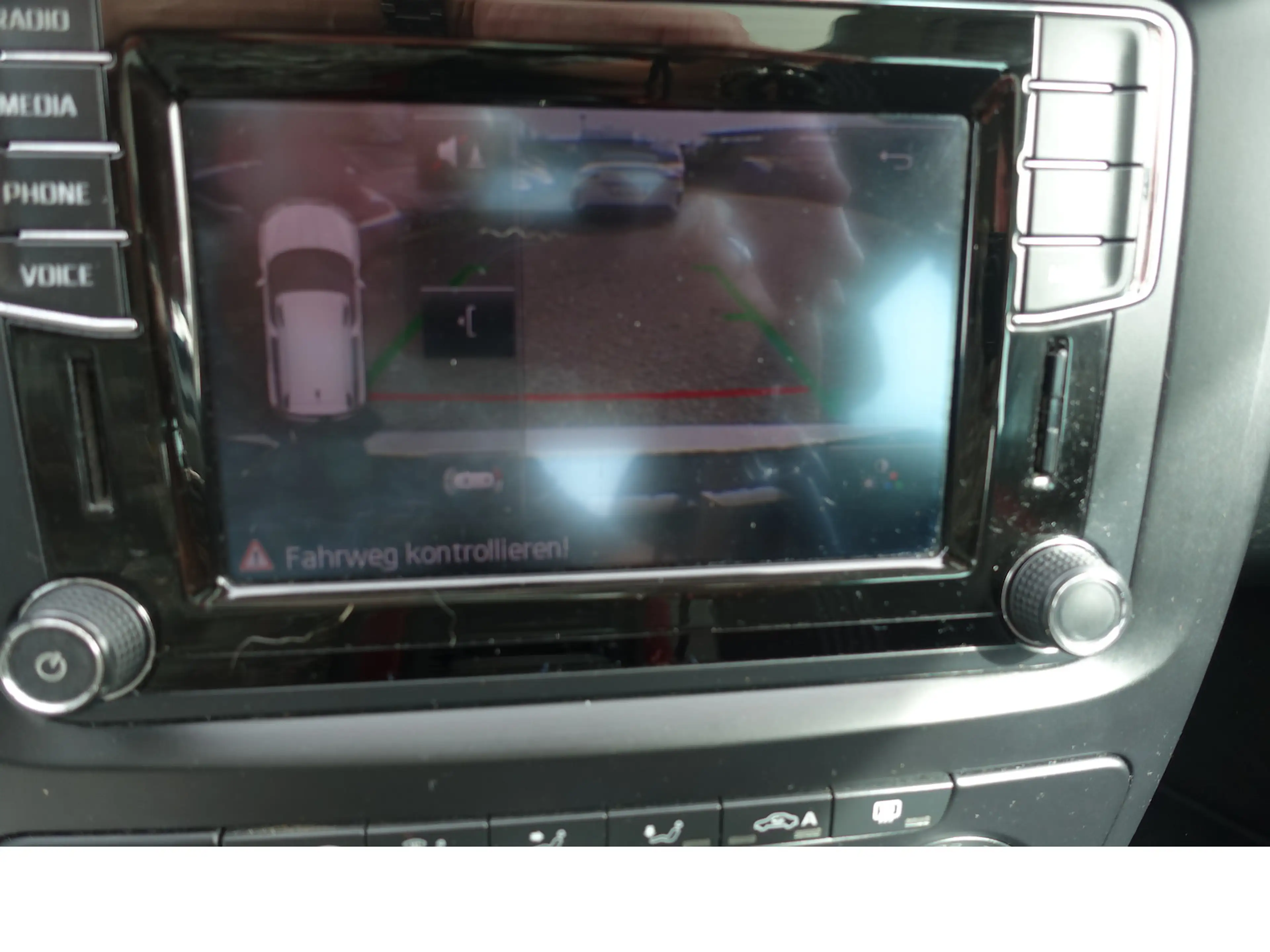 Skoda Yeti Monte Carlo 4x4 DSG Pano AHK Kamera Standh. — photo 15